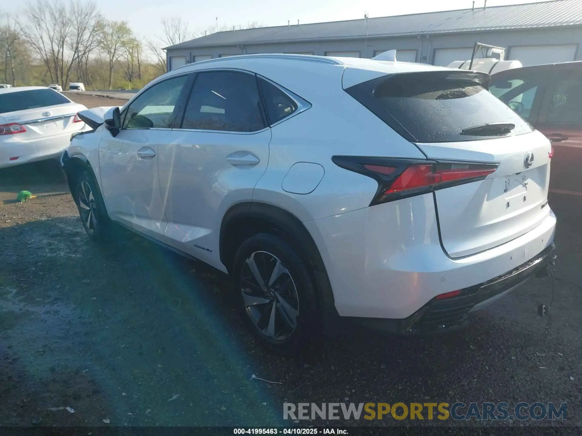 3 Фотография поврежденного автомобиля JTJGJRDZ0M5010607 LEXUS NX 300H 2021