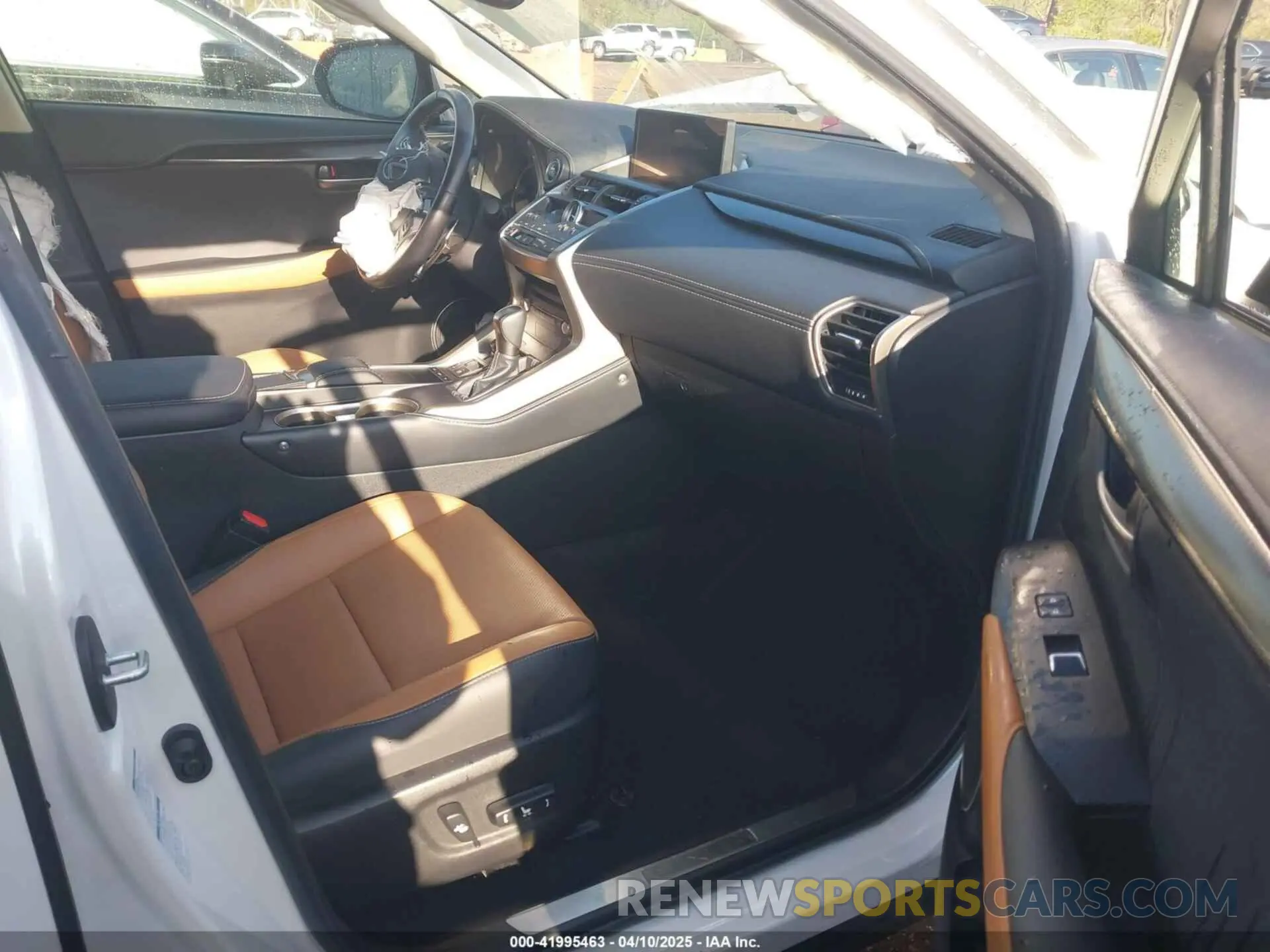 5 Фотография поврежденного автомобиля JTJGJRDZ0M5010607 LEXUS NX 300H 2021