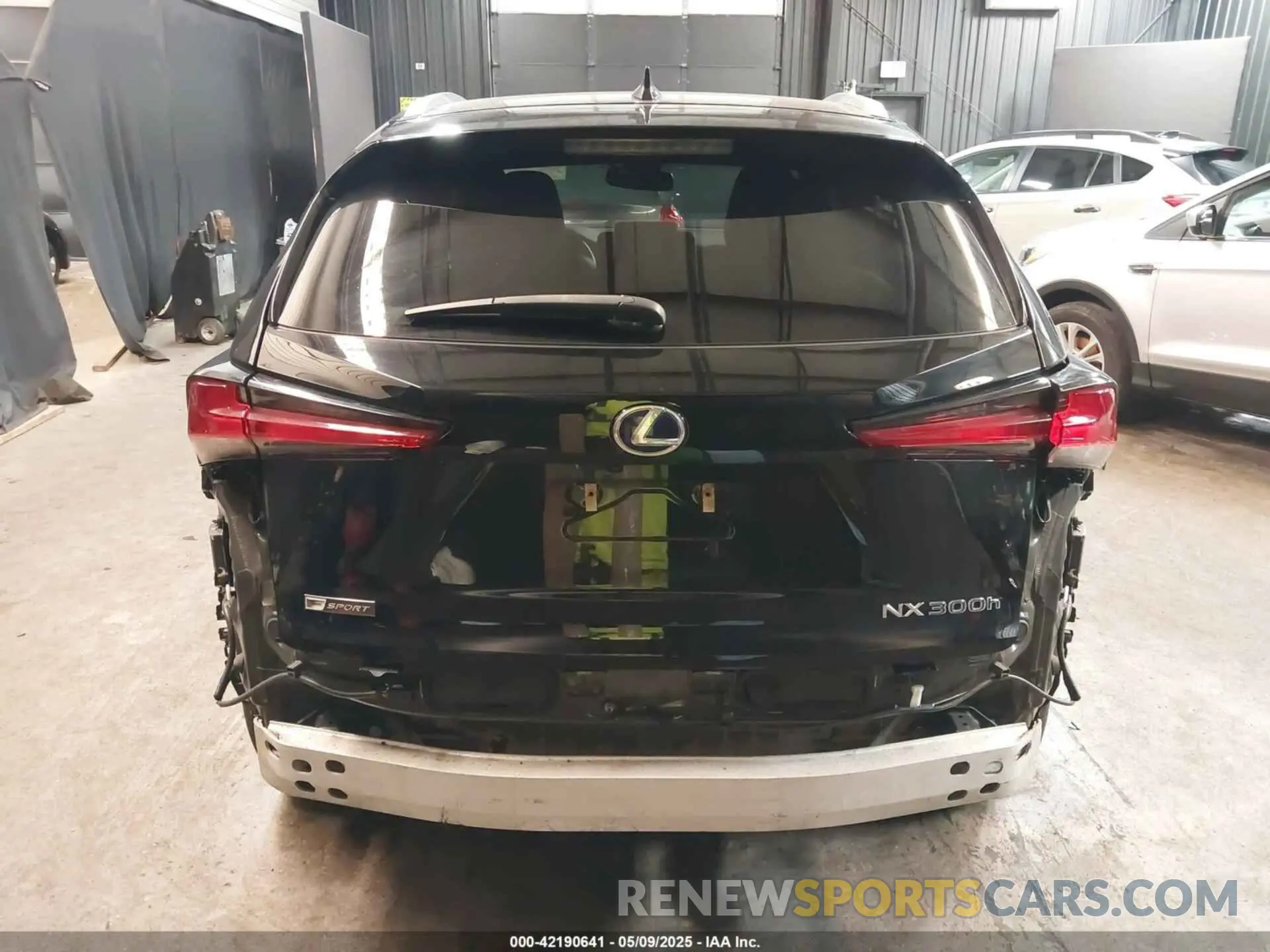17 Фотография поврежденного автомобиля JTJSJRDZ0M2149793 LEXUS NX 300H 2021