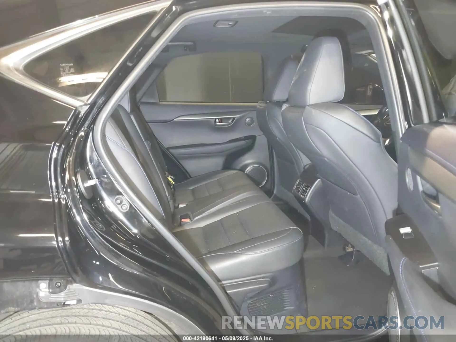 8 Фотография поврежденного автомобиля JTJSJRDZ0M2149793 LEXUS NX 300H 2021