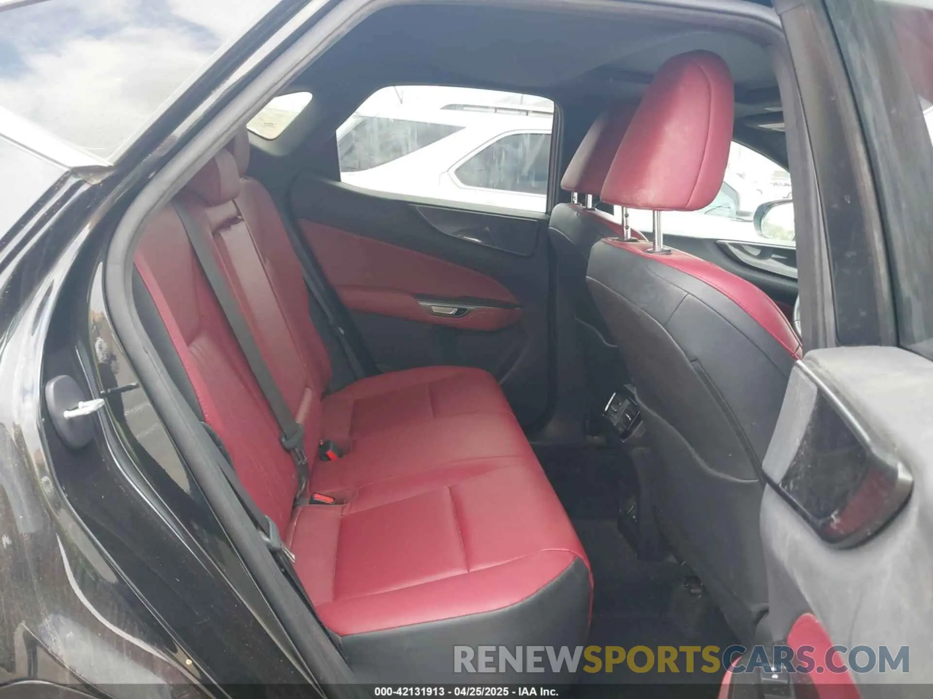 8 Photograph of a damaged car 2T2AGCEZ7NC013748 LEXUS NX 350 2022