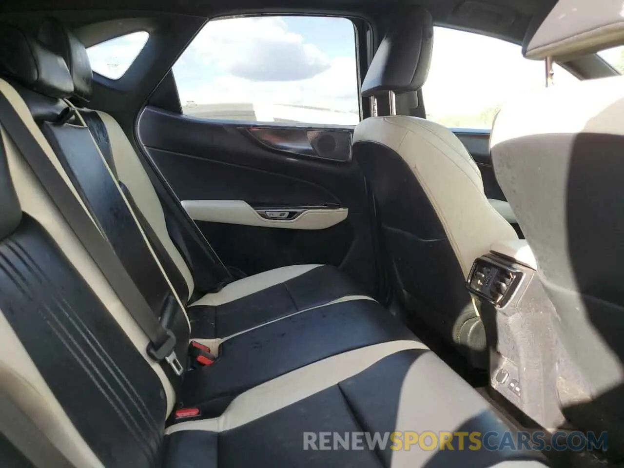 11 Фотография поврежденного автомобиля 2T2GGCEZ0NC003878 LEXUS NX 350 2022