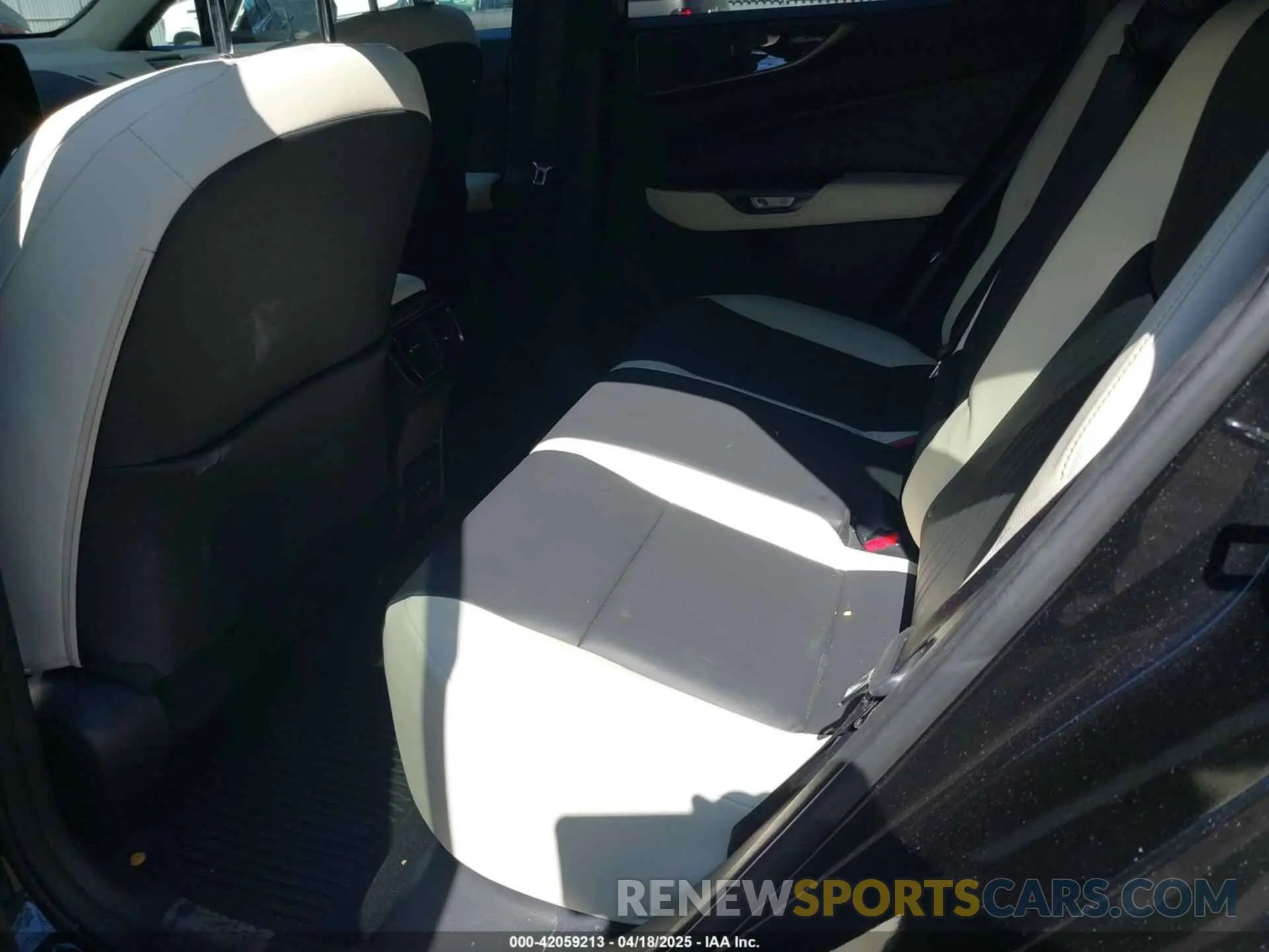 8 Фотография поврежденного автомобиля 2T2GGCEZ2NC004465 LEXUS NX 350 2022