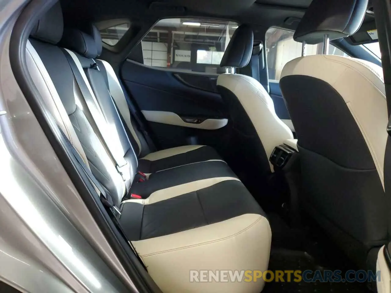 11 Photograph of a damaged car 2T2HGCEZ8NC008864 LEXUS NX 350 2022