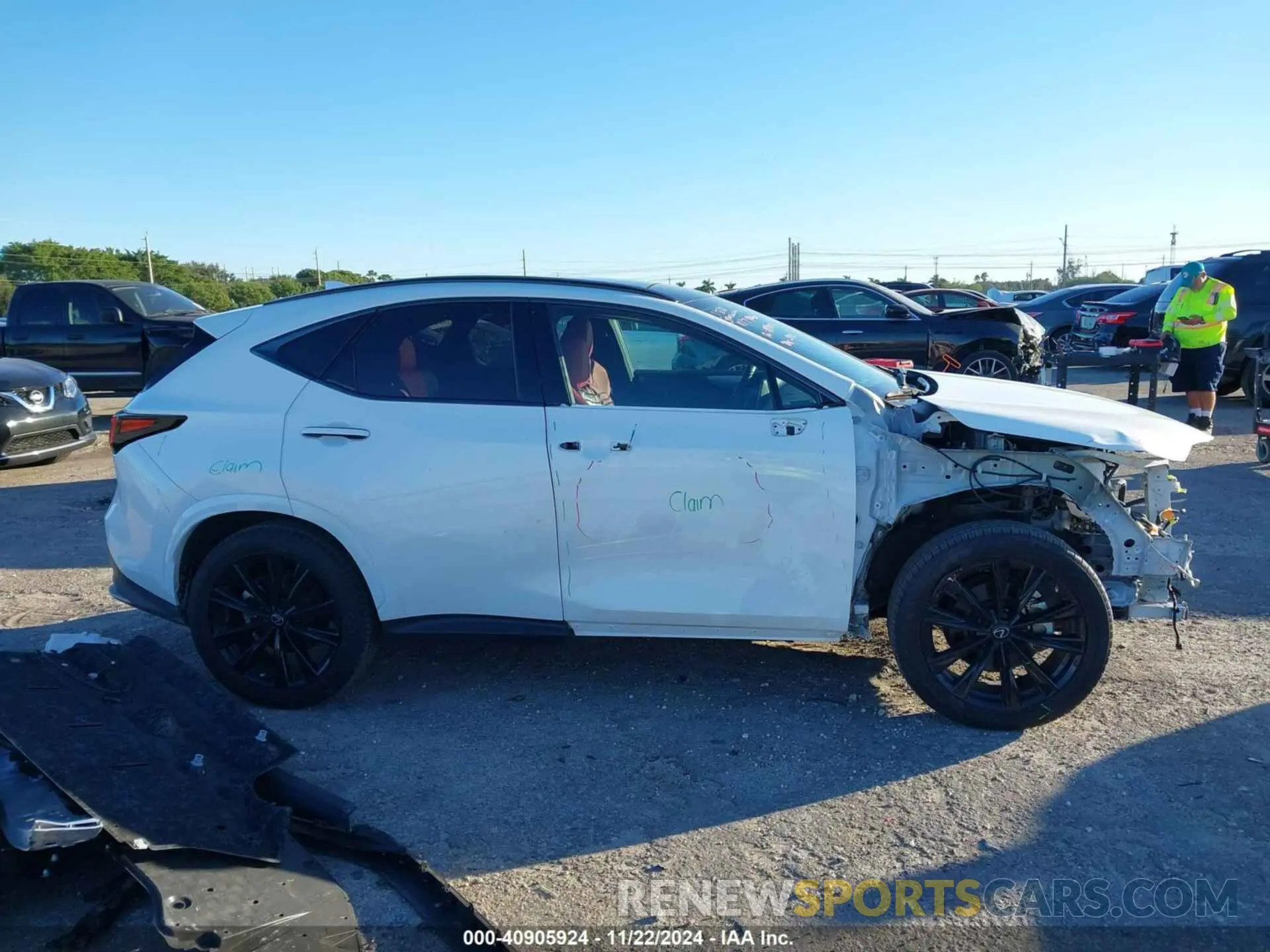 14 Фотография поврежденного автомобиля 2T2KGCEZ7NC007078 LEXUS NX 350 2022