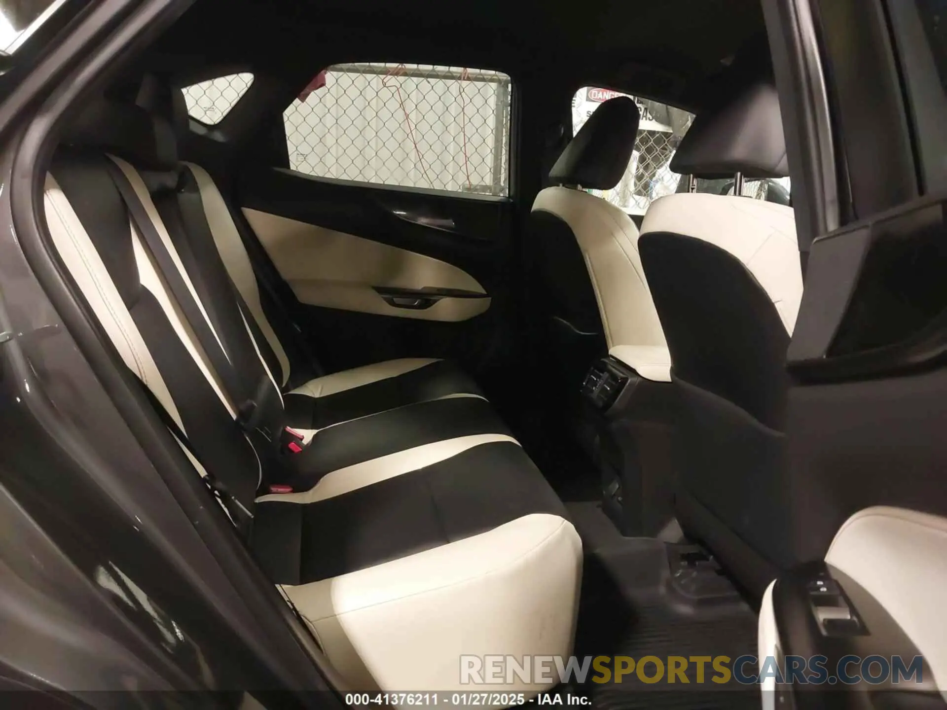 8 Фотография поврежденного автомобиля 2T2AGCEZ2RC057176 LEXUS NX 350 2024