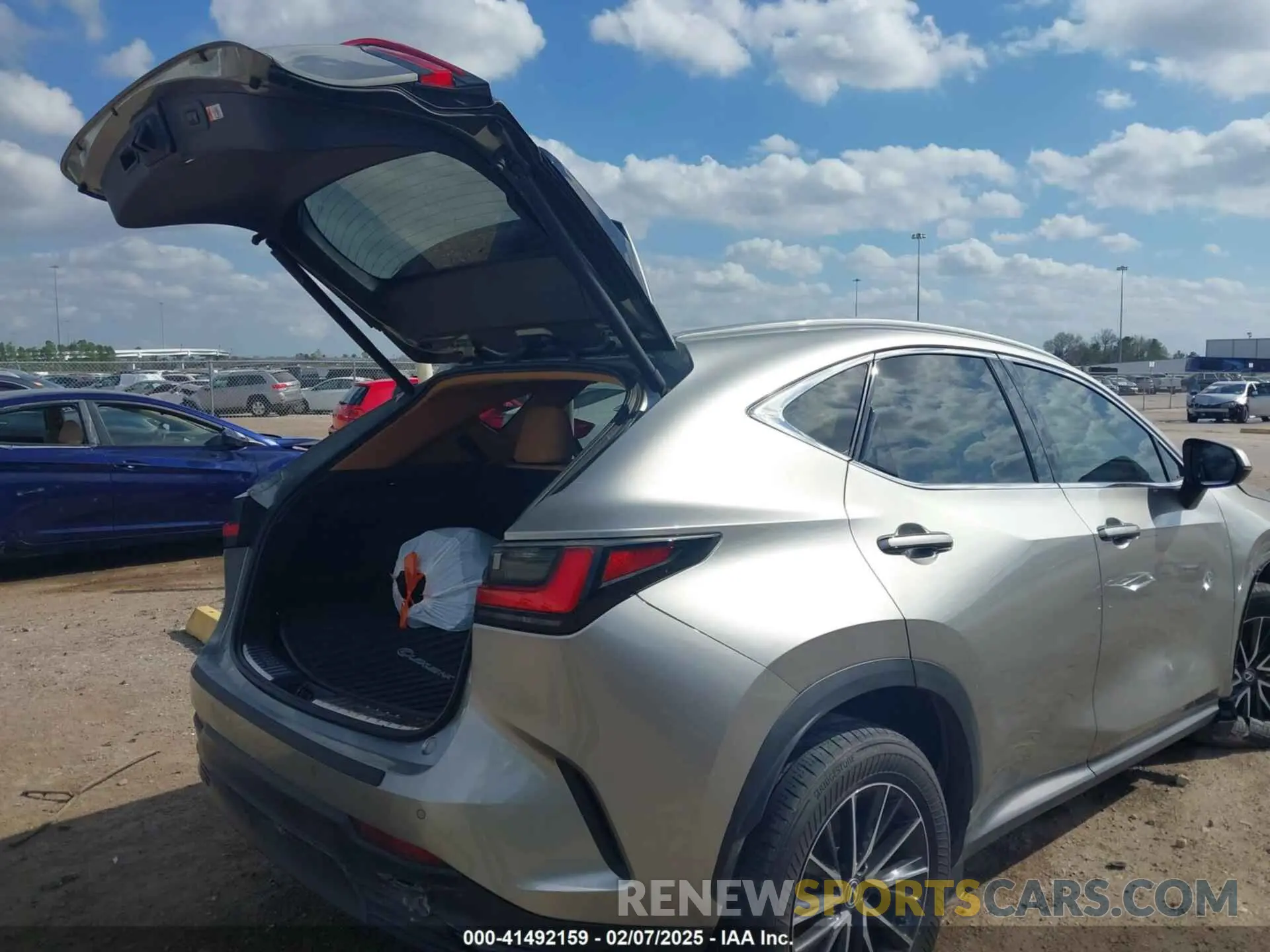 18 Photograph of a damaged car 2T2GGCEZXRC038367 LEXUS NX 350 2024
