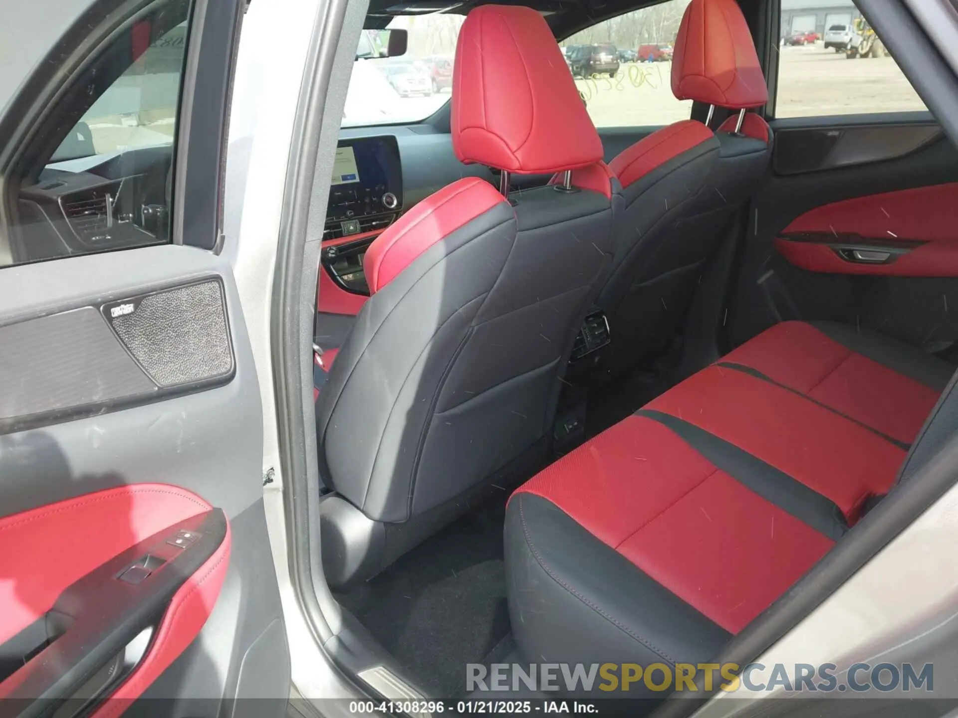 8 Фотография поврежденного автомобиля 2T2KGCEZ3RC041279 LEXUS NX 350 2024