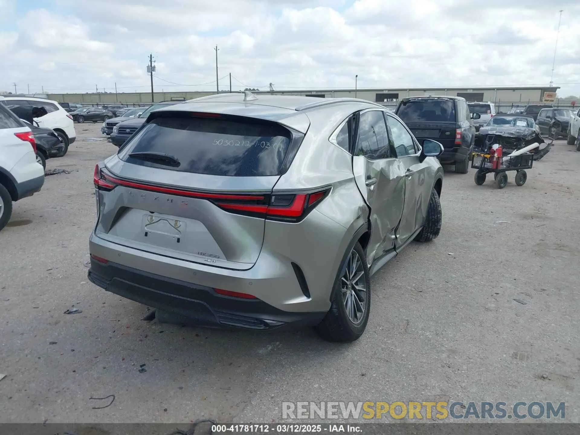 4 Фотография поврежденного автомобиля JTJGGCEZ5R2015689 LEXUS NX 350 2024