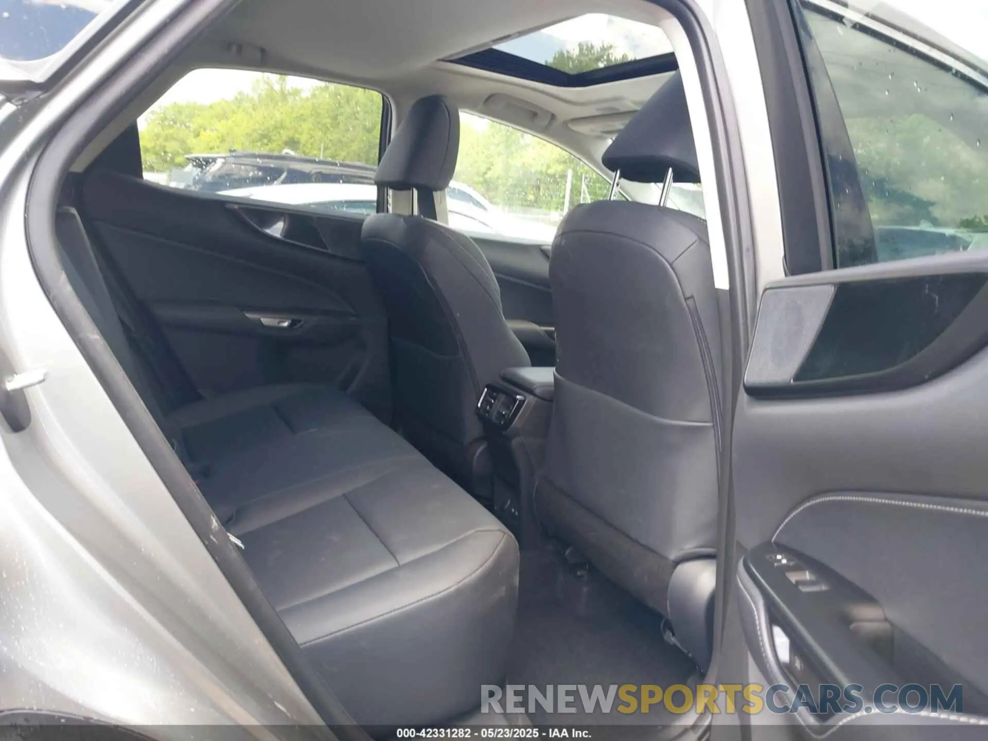 8 Photograph of a damaged car 2T2AGCEZ3SC080391 LEXUS NX 350 2025