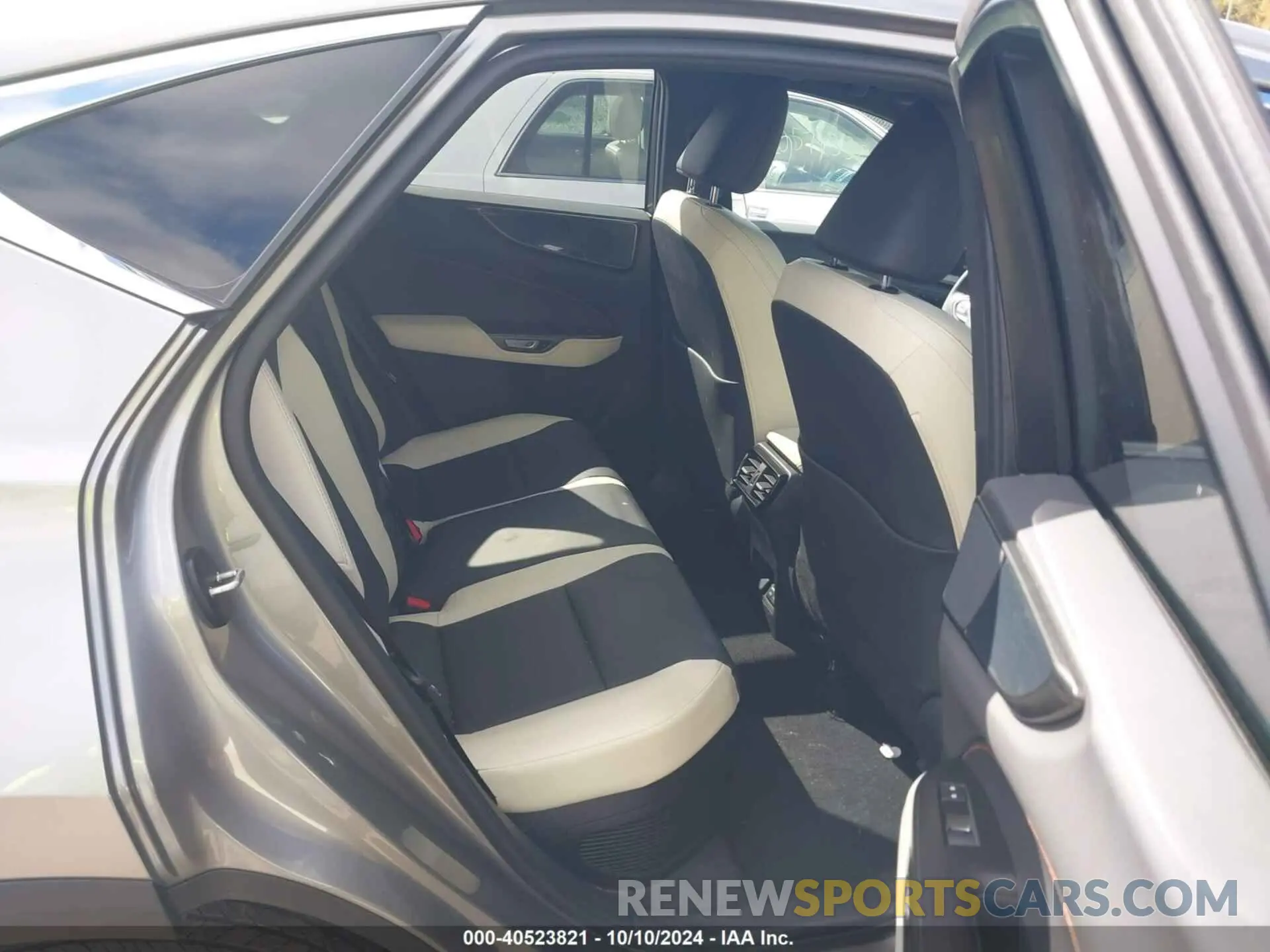 8 Фотография поврежденного автомобиля 2T2GKCEZXNC006902 LEXUS NX 350H 2022
