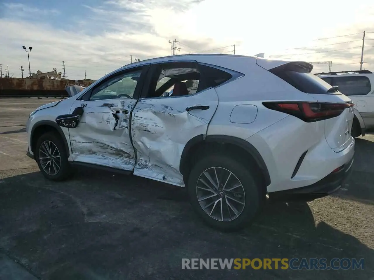 2 Фотография поврежденного автомобиля JTJAKCEZ0N2000242 LEXUS NX 350H 2022