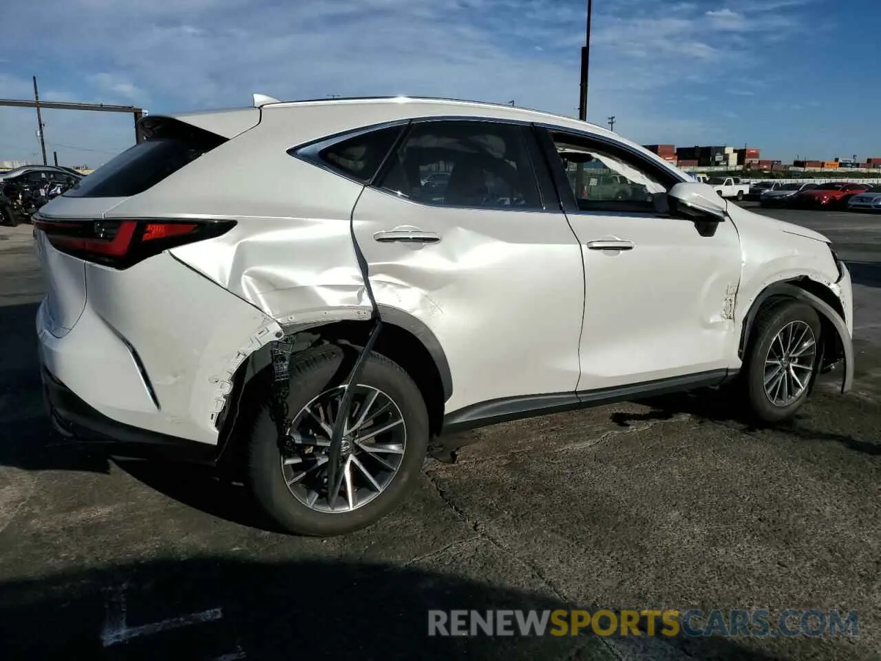 3 Фотография поврежденного автомобиля JTJAKCEZ0N2000242 LEXUS NX 350H 2022