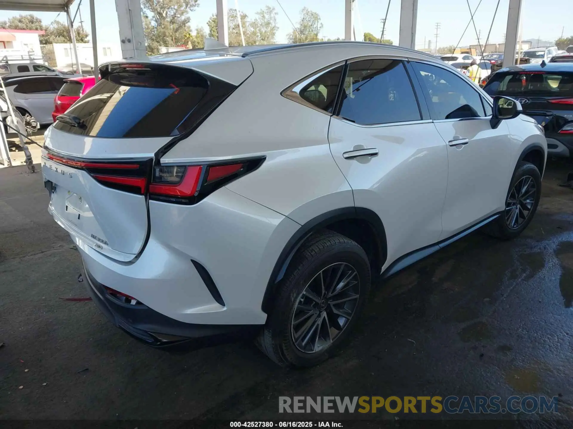 4 Photograph of a damaged car JTJAKCEZ4N5004616 LEXUS NX 350H 2022