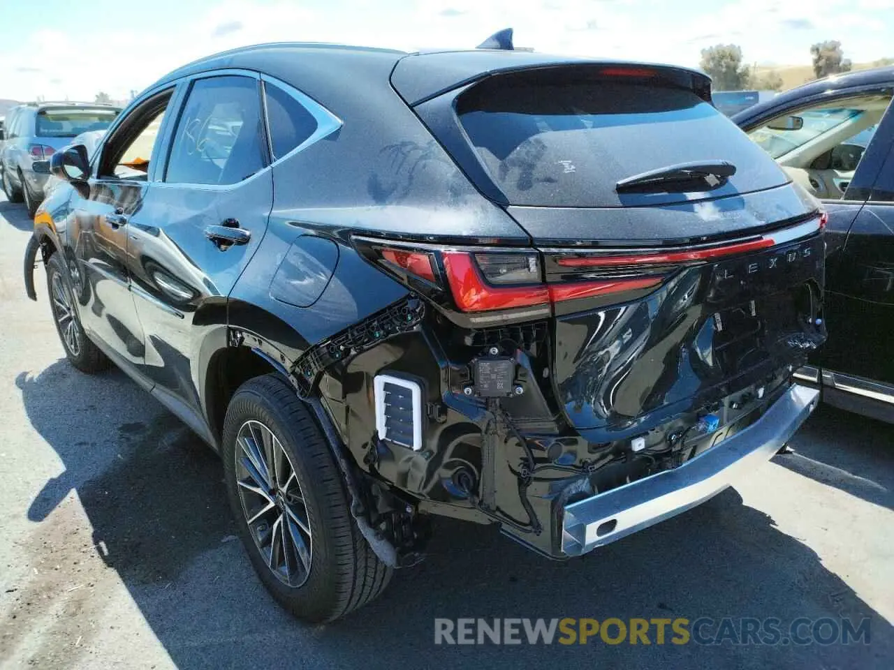 3 Фотография поврежденного автомобиля JTJAKCEZ7N2002411 LEXUS NX 350H 2022