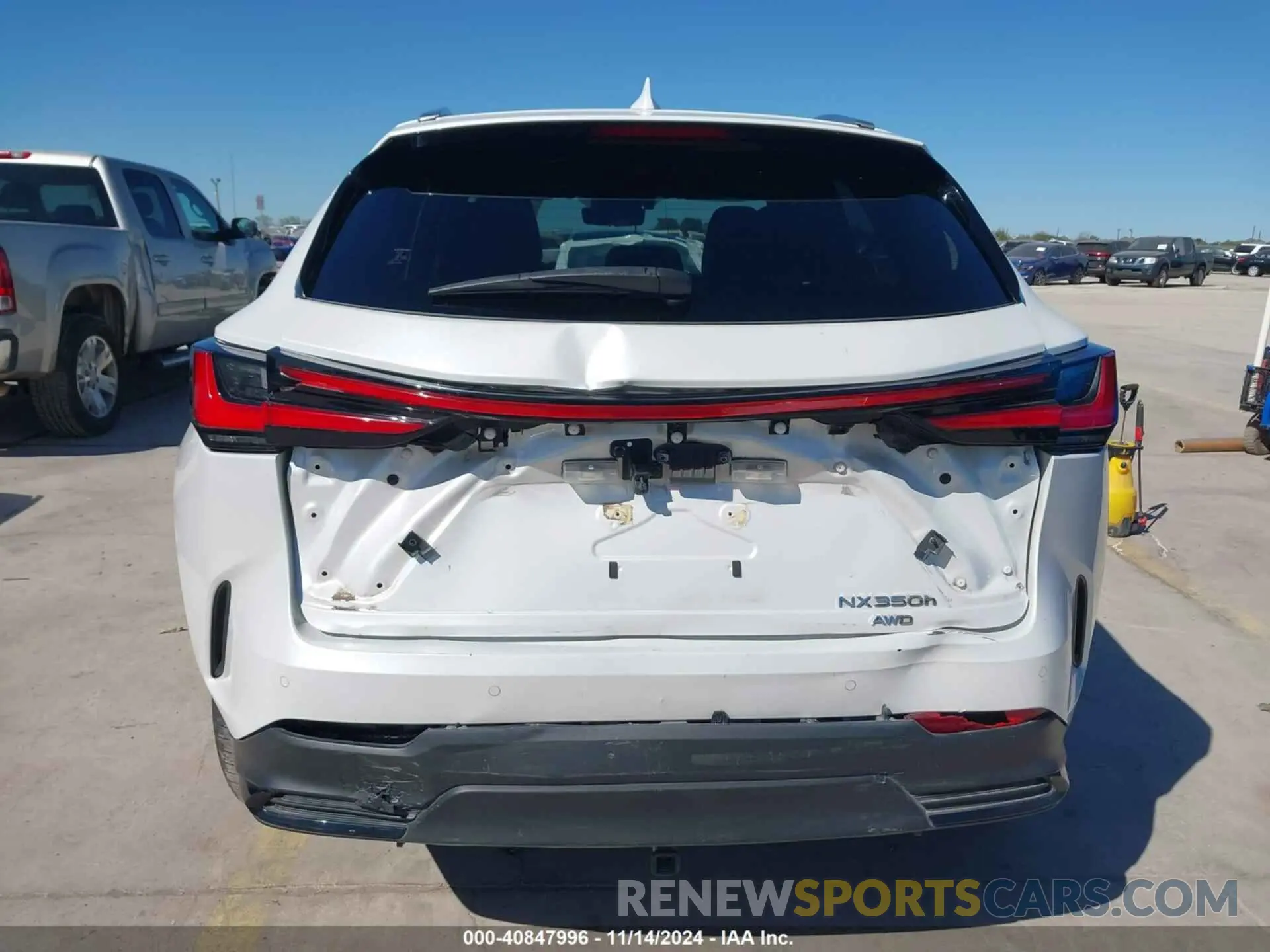 17 Photograph of a damaged car JTJHKCEZXN5004487 LEXUS NX 350H 2022