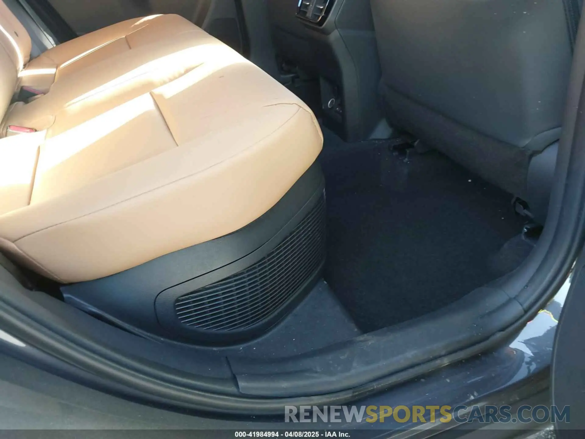 8 Фотография поврежденного автомобиля 2T2GKCEZXPC015134 LEXUS NX 350H 2023