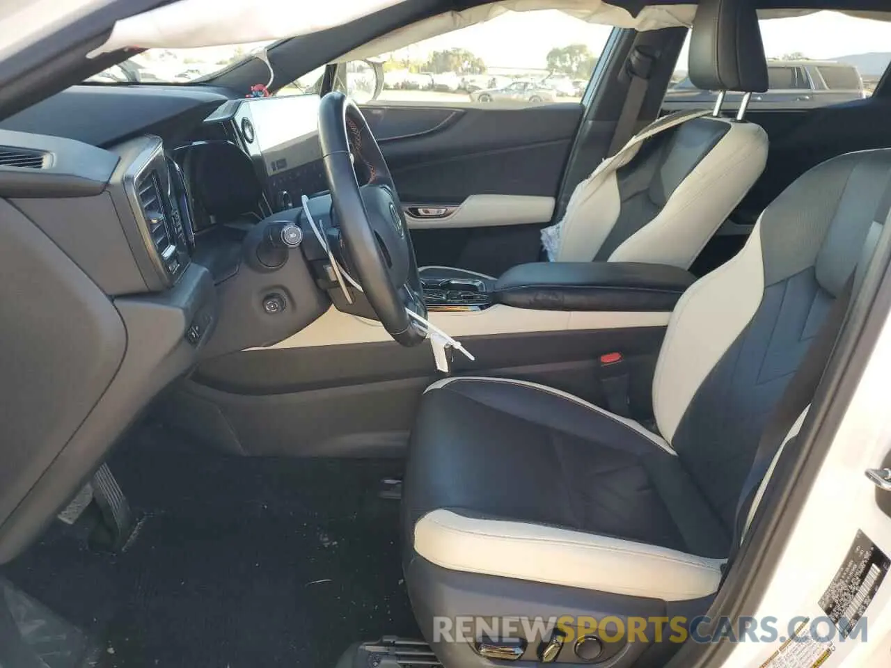 7 Photograph of a damaged car JTJHKCEZ1P5008530 LEXUS NX 350H 2023