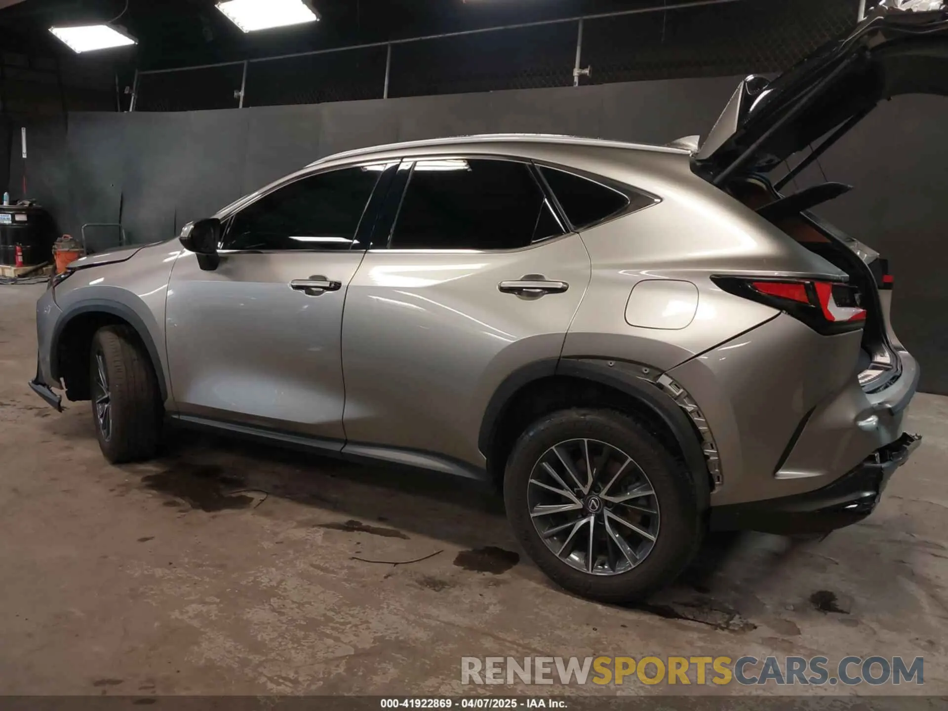3 Фотография поврежденного автомобиля 2T2GKCEZ3RC016337 LEXUS NX 350H 2024