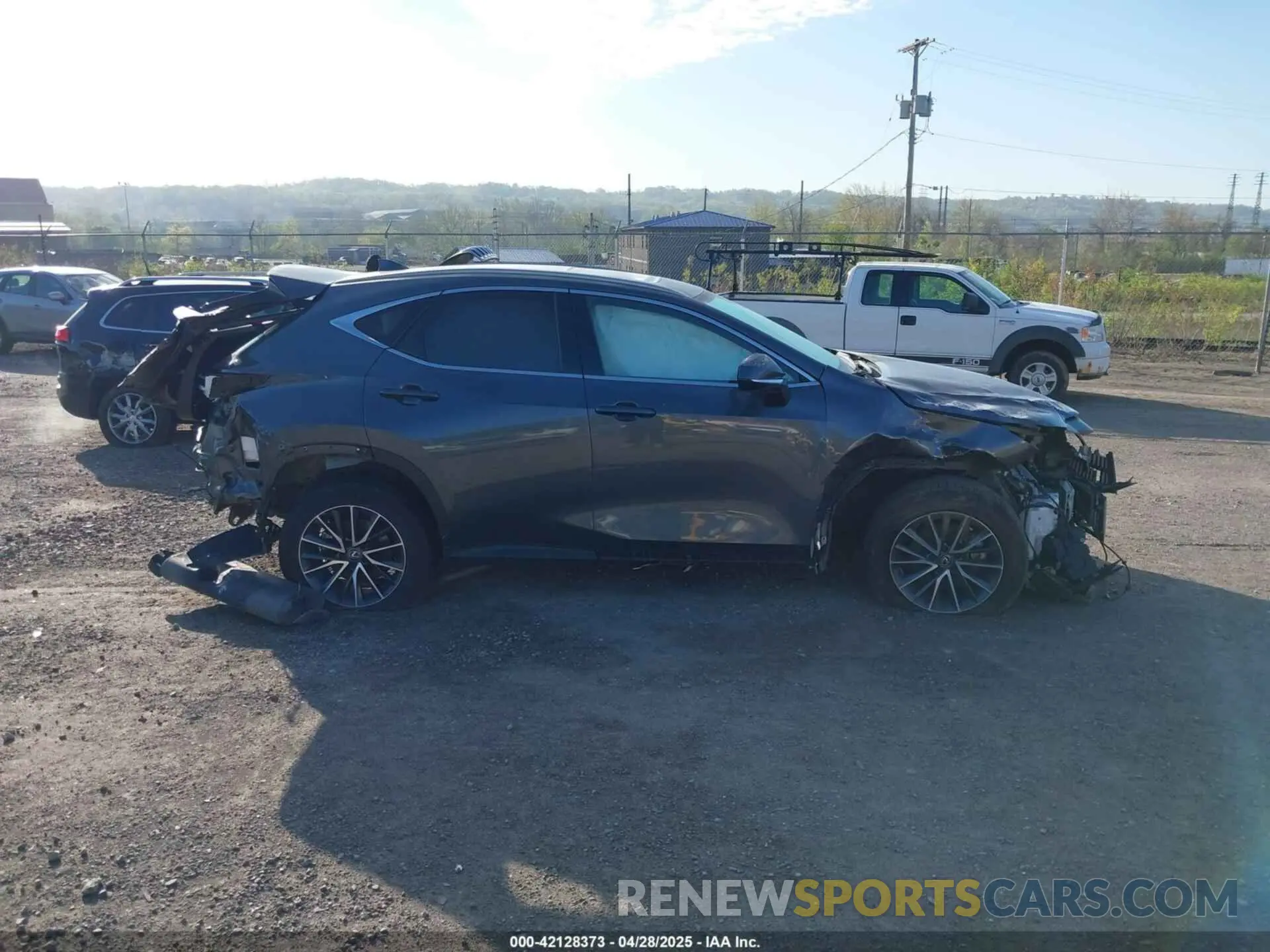 14 Фотография поврежденного автомобиля JTJGKCEZ9R5015241 LEXUS NX 350H 2024