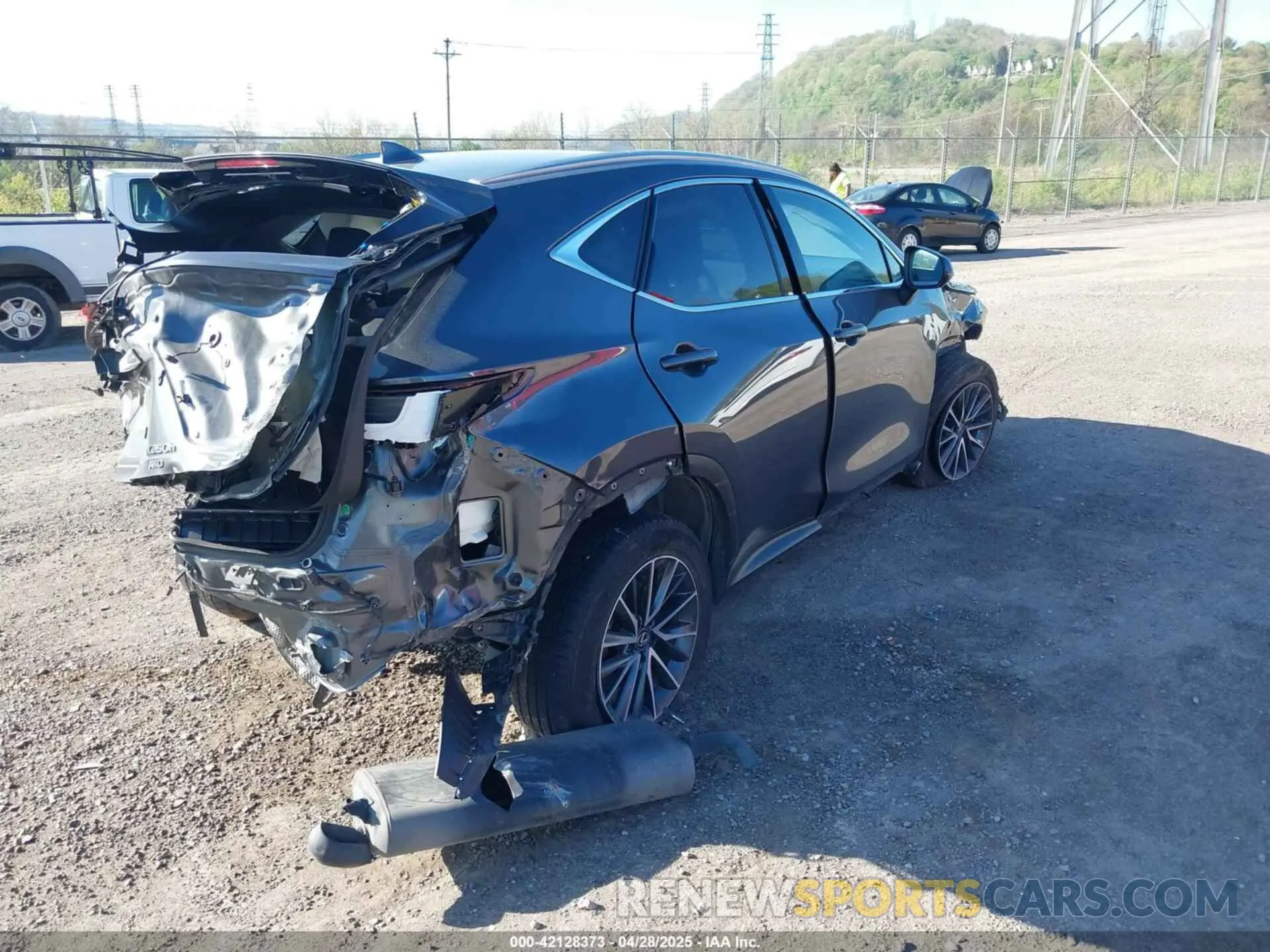 4 Фотография поврежденного автомобиля JTJGKCEZ9R5015241 LEXUS NX 350H 2024