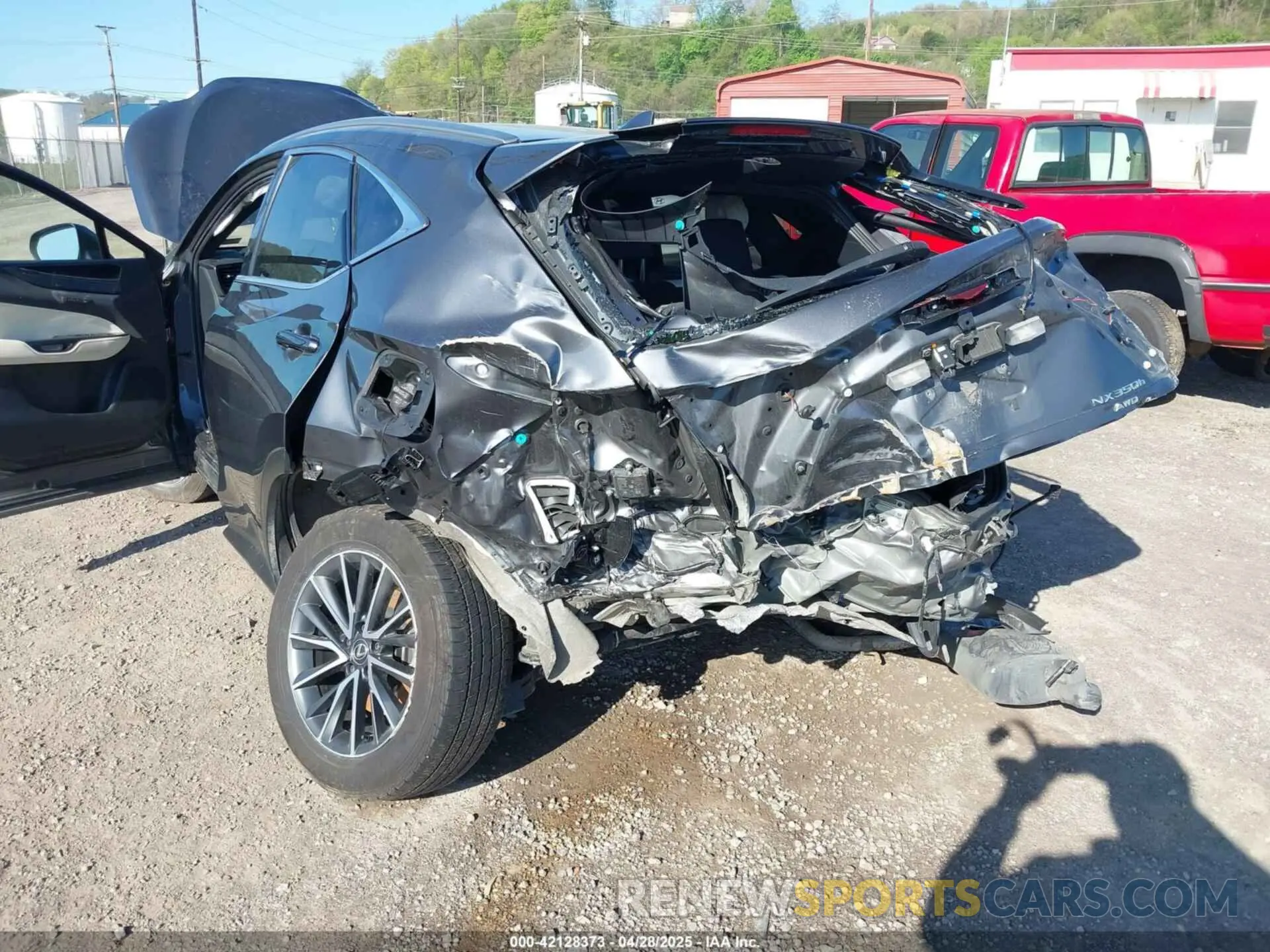 6 Фотография поврежденного автомобиля JTJGKCEZ9R5015241 LEXUS NX 350H 2024