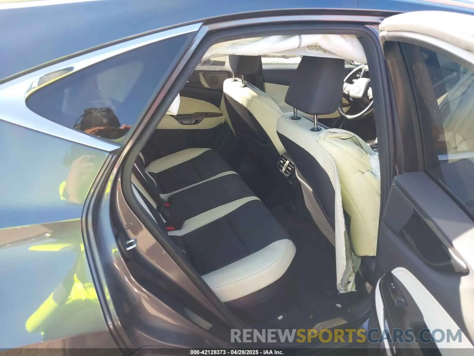 8 Фотография поврежденного автомобиля JTJGKCEZ9R5015241 LEXUS NX 350H 2024