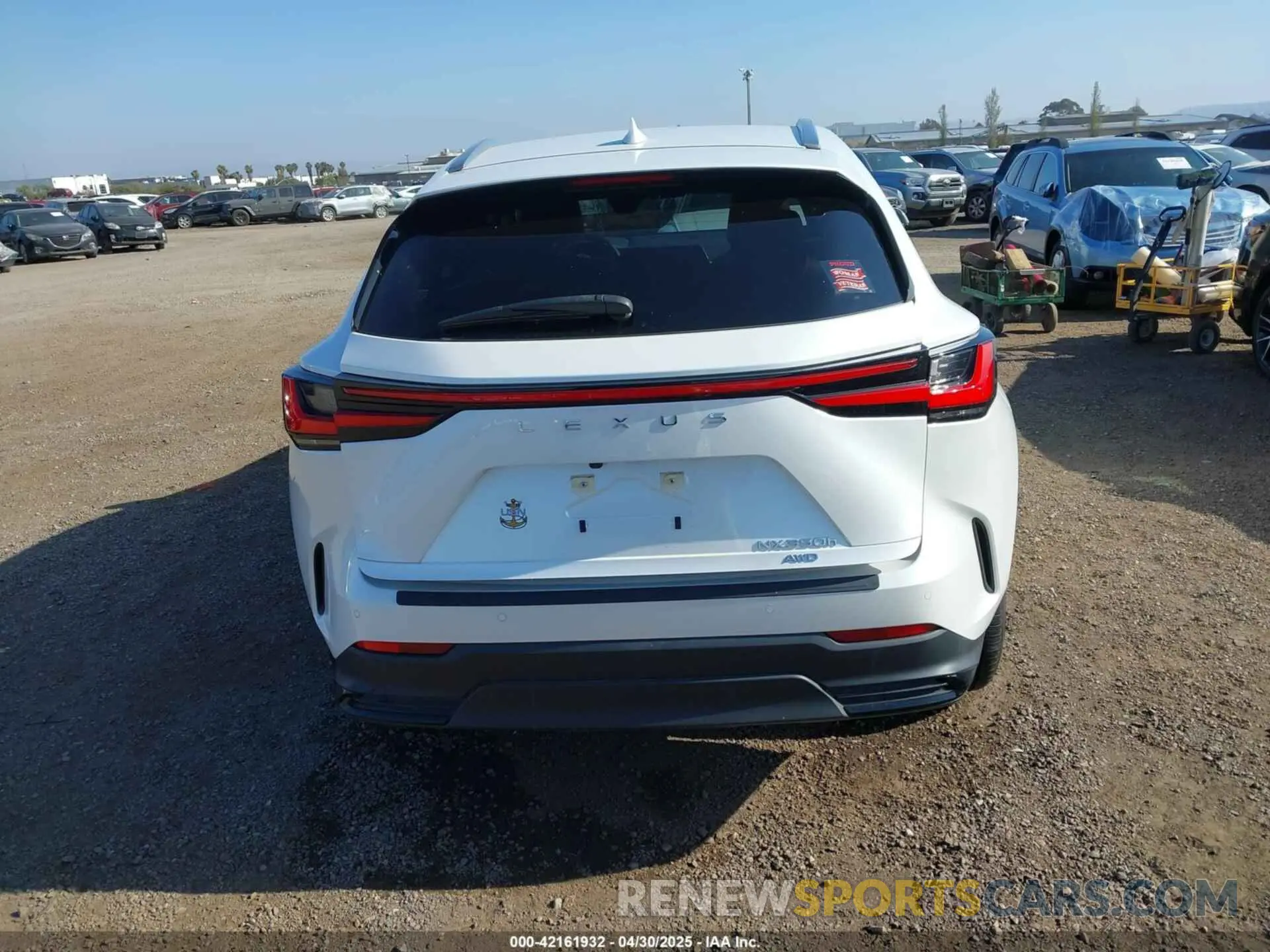 17 Фотография поврежденного автомобиля JTJGKCEZXR5013787 LEXUS NX 350H 2024