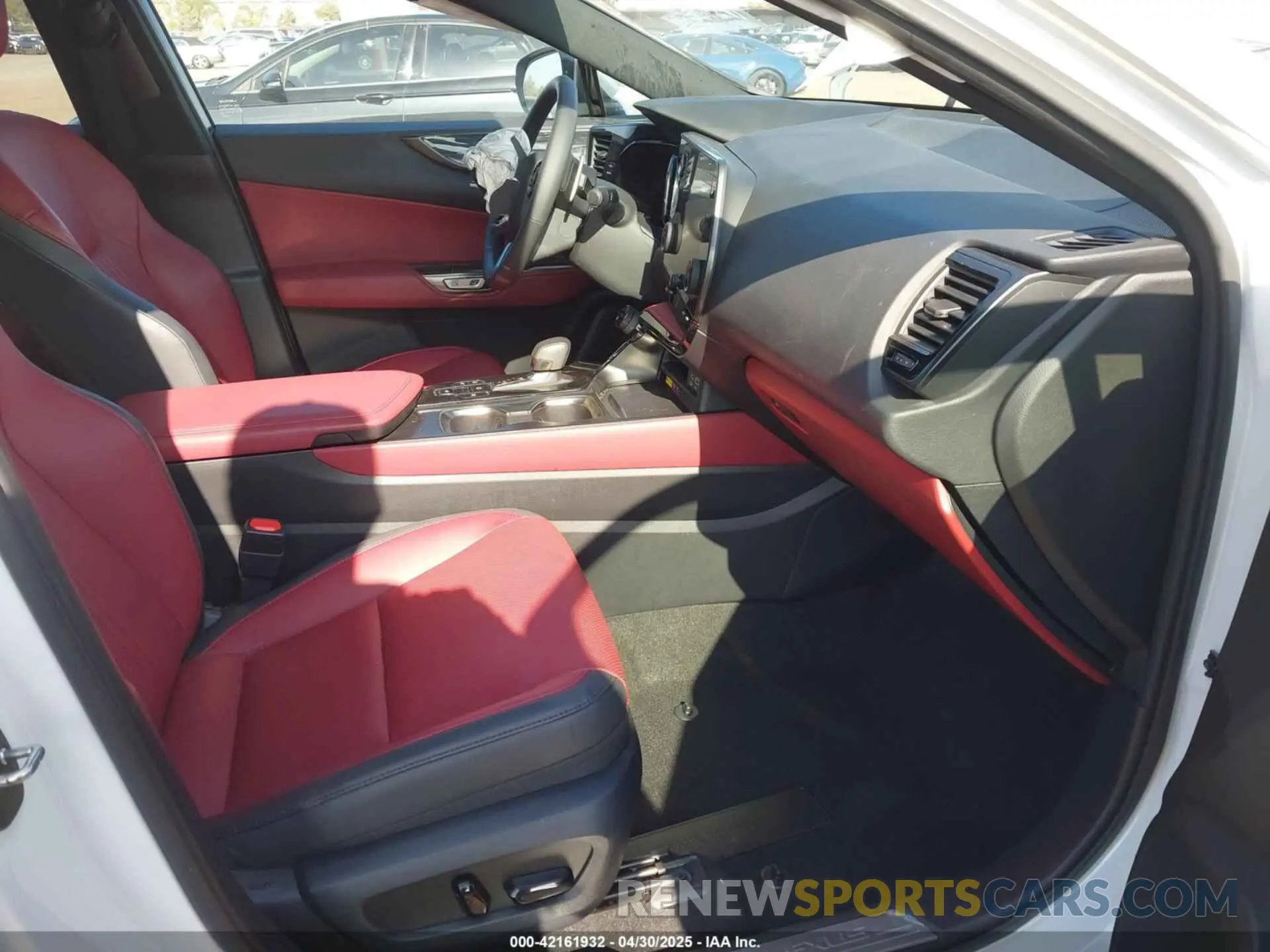 5 Фотография поврежденного автомобиля JTJGKCEZXR5013787 LEXUS NX 350H 2024