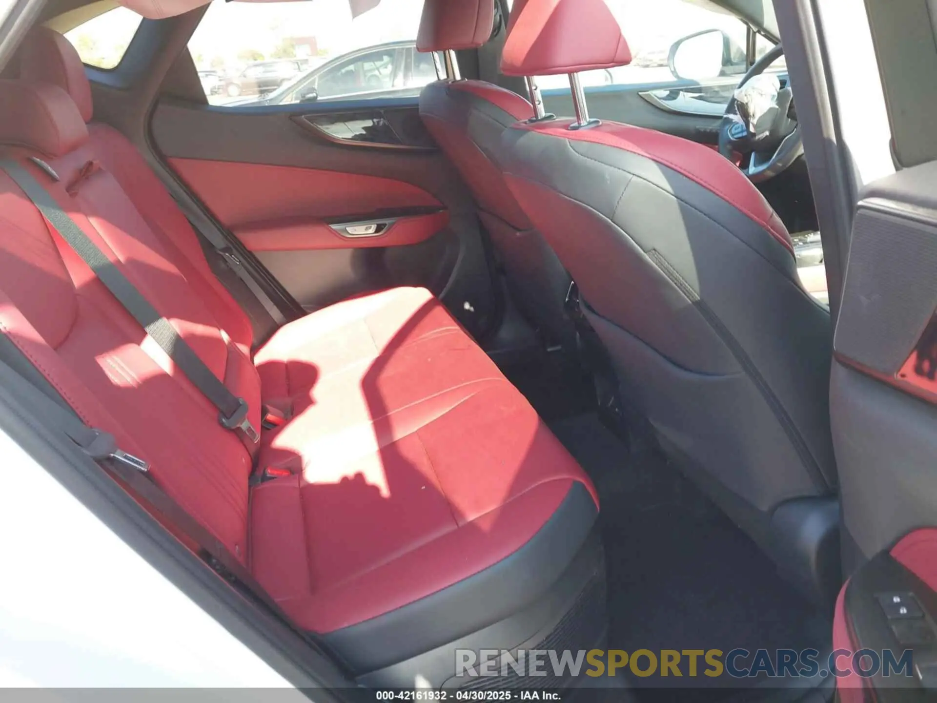 8 Фотография поврежденного автомобиля JTJGKCEZXR5013787 LEXUS NX 350H 2024