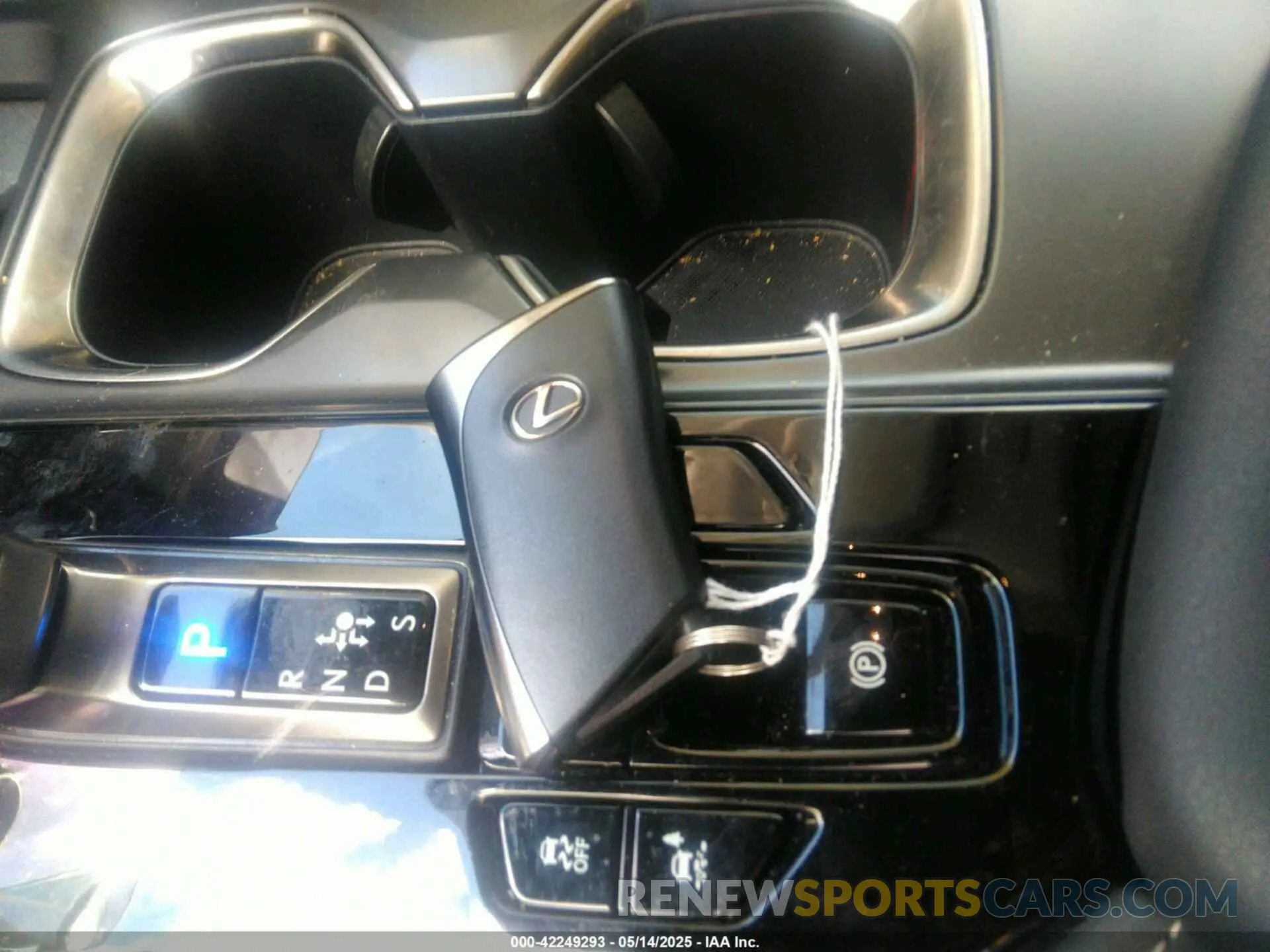 11 Фотография поврежденного автомобиля 2T2GKCEZ2SC032602 LEXUS NX 350H 2025