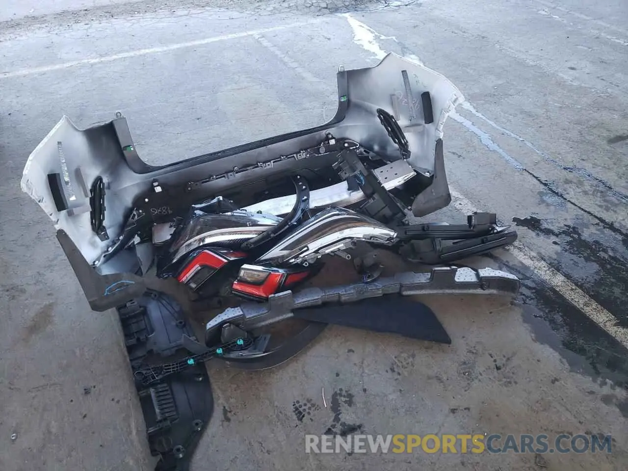 12 Фотография поврежденного автомобиля JTJAKCEZ0R5020415 LEXUS NX 350H BA 2024