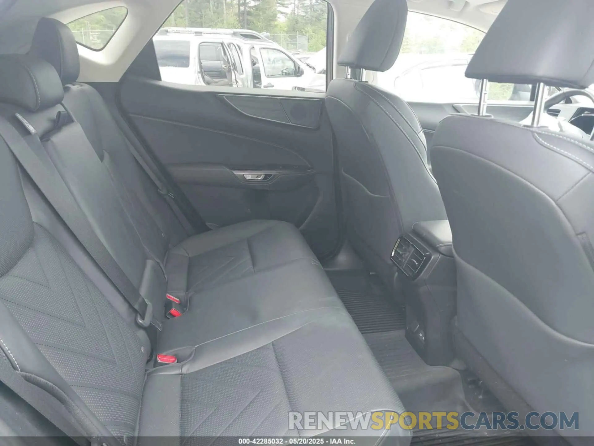 8 Photograph of a damaged car JTJHKCFZ4N2000998 LEXUS NX 450H+ 2022