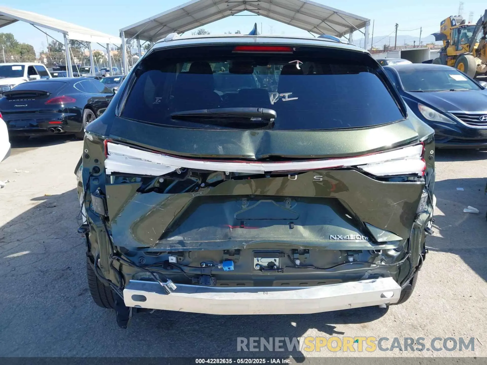 18 Фотография поврежденного автомобиля JTJHKCFZ0P2017929 LEXUS NX 450H+ 2023