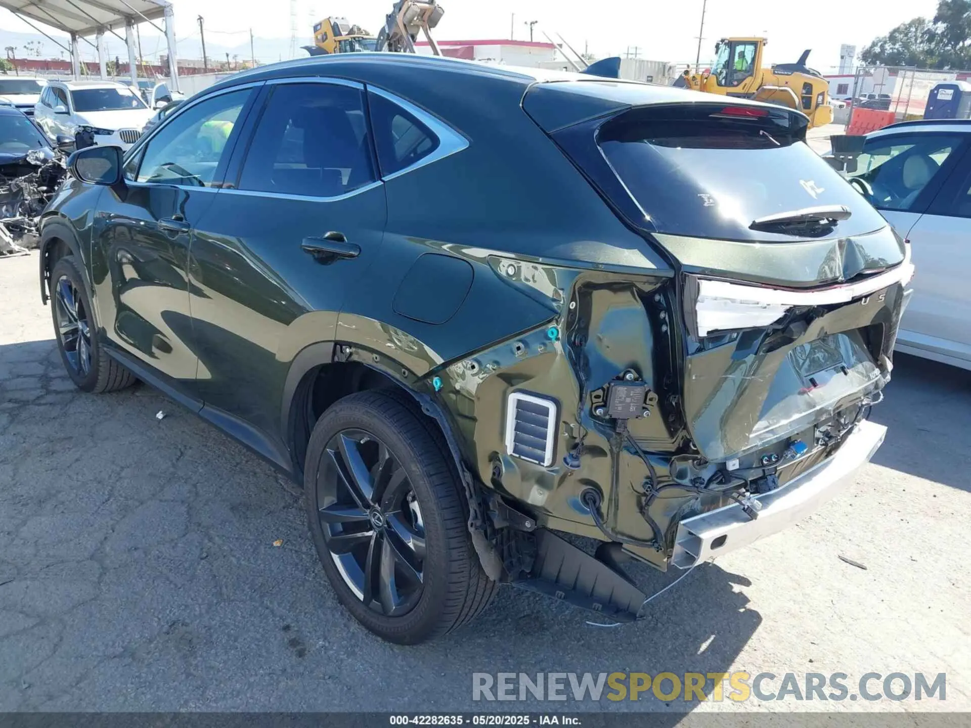 3 Фотография поврежденного автомобиля JTJHKCFZ0P2017929 LEXUS NX 450H+ 2023