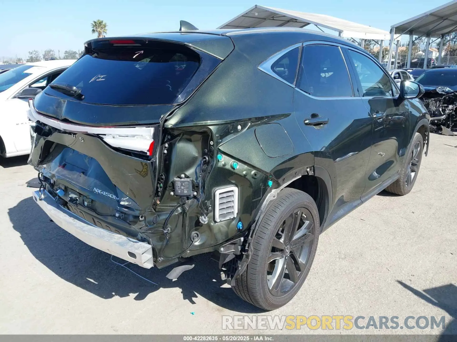4 Фотография поврежденного автомобиля JTJHKCFZ0P2017929 LEXUS NX 450H+ 2023