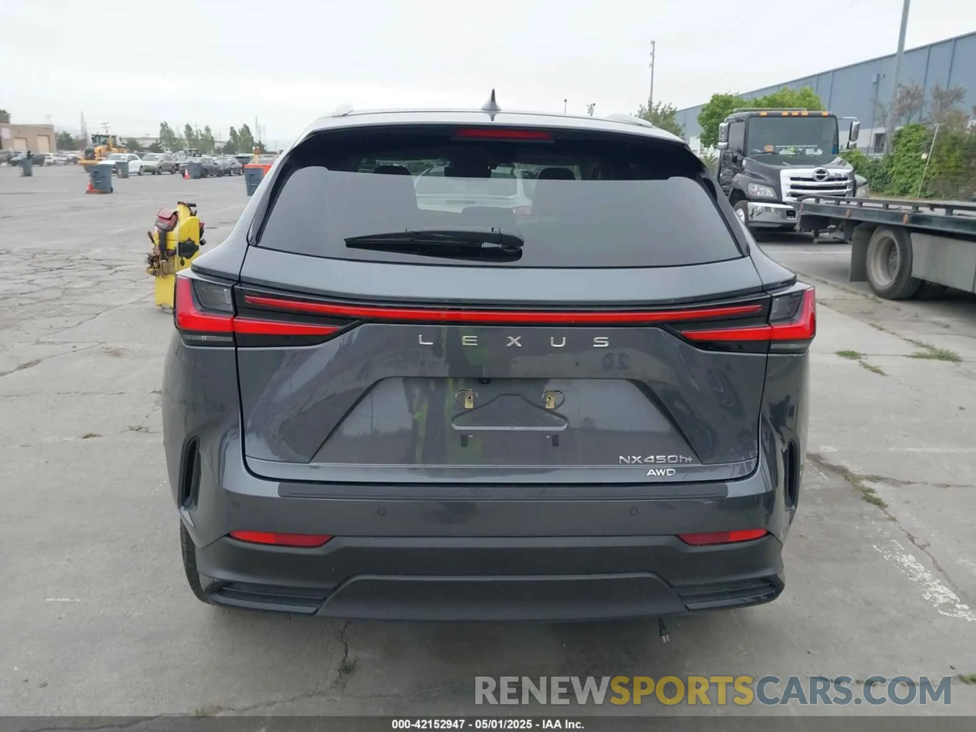 17 Фотография поврежденного автомобиля JTJHKCFZXP2017789 LEXUS NX 450H+ 2023