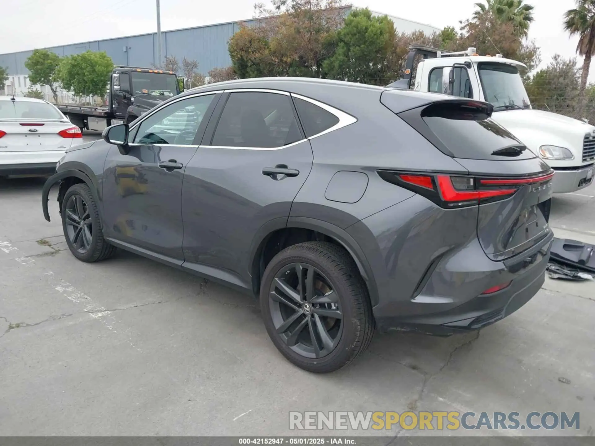 3 Фотография поврежденного автомобиля JTJHKCFZXP2017789 LEXUS NX 450H+ 2023