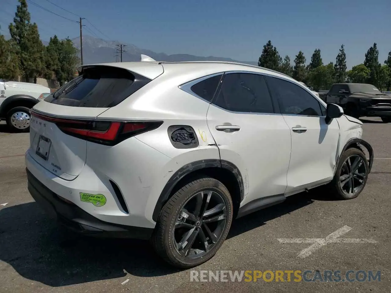 3 Фотография поврежденного автомобиля JTJHKCFZ6R2023835 LEXUS NX 450H LU 2024