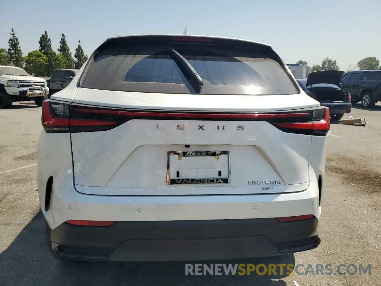 6 Фотография поврежденного автомобиля JTJHKCFZ6R2023835 LEXUS NX 450H LU 2024