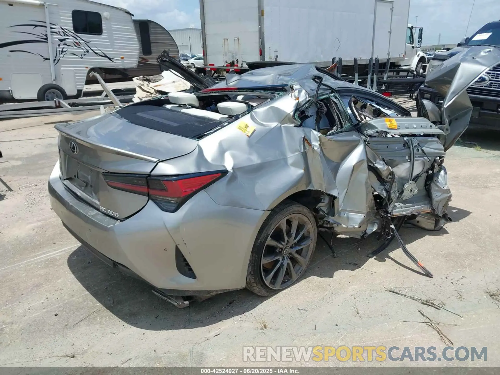 4 Photograph of a damaged car JTHGA5BC2M5011542 LEXUS RC 300 2021