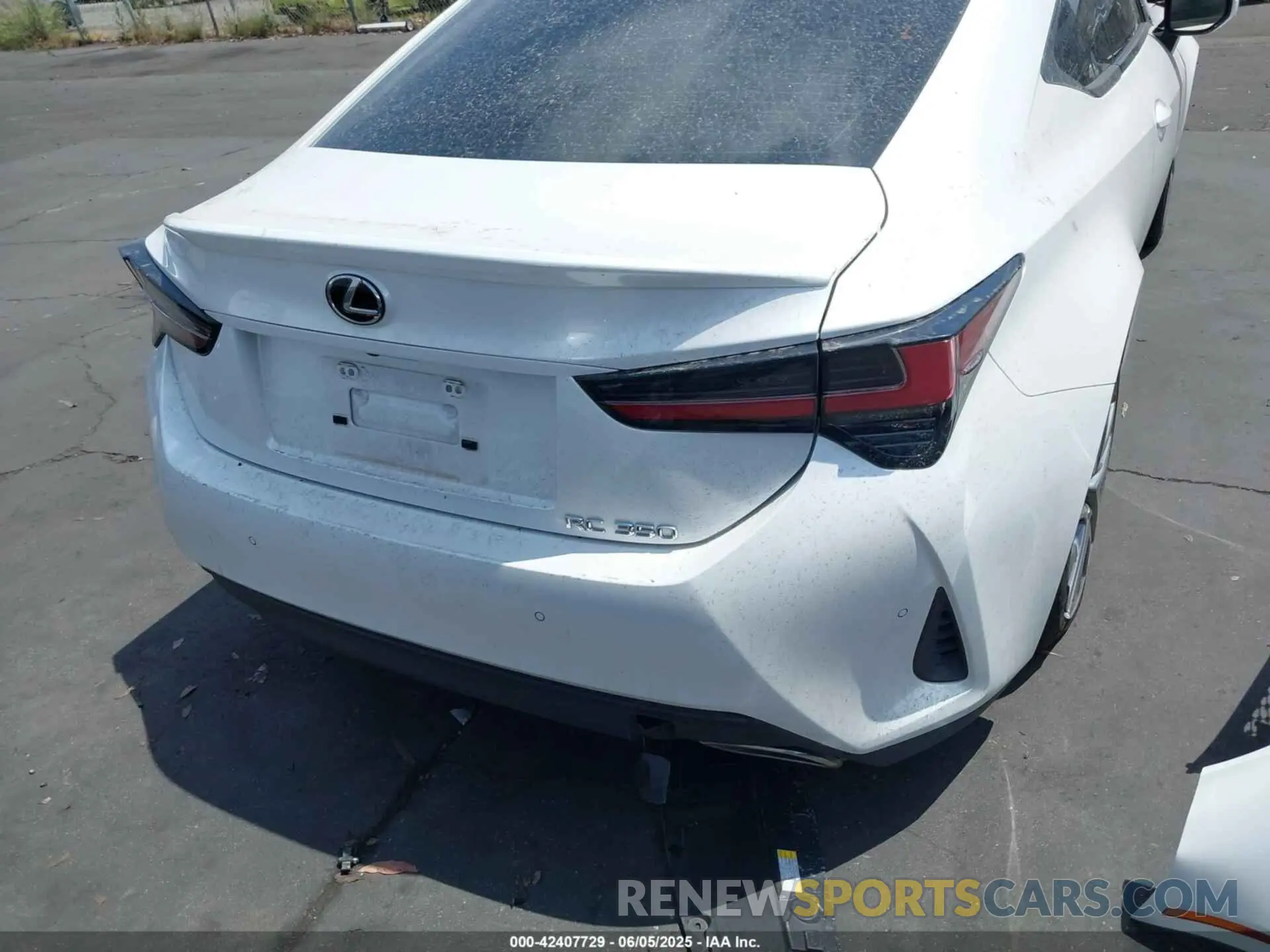 17 Photograph of a damaged car JTHHZ5BC2K5020722 LEXUS RC 350 2019