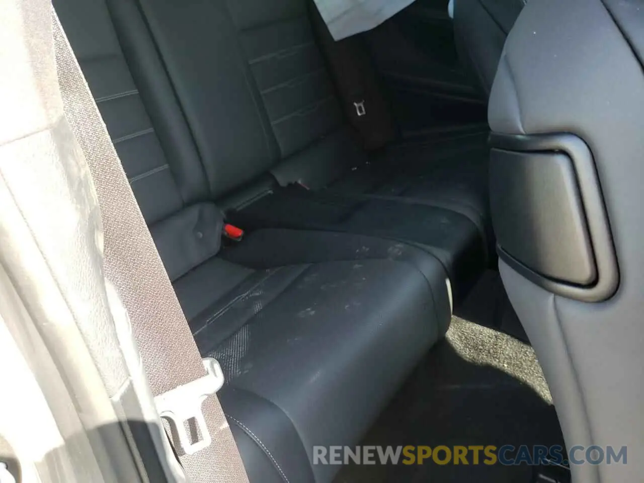 6 Photograph of a damaged car JTHHA5BC3K5010000 LEXUS RC300 2019