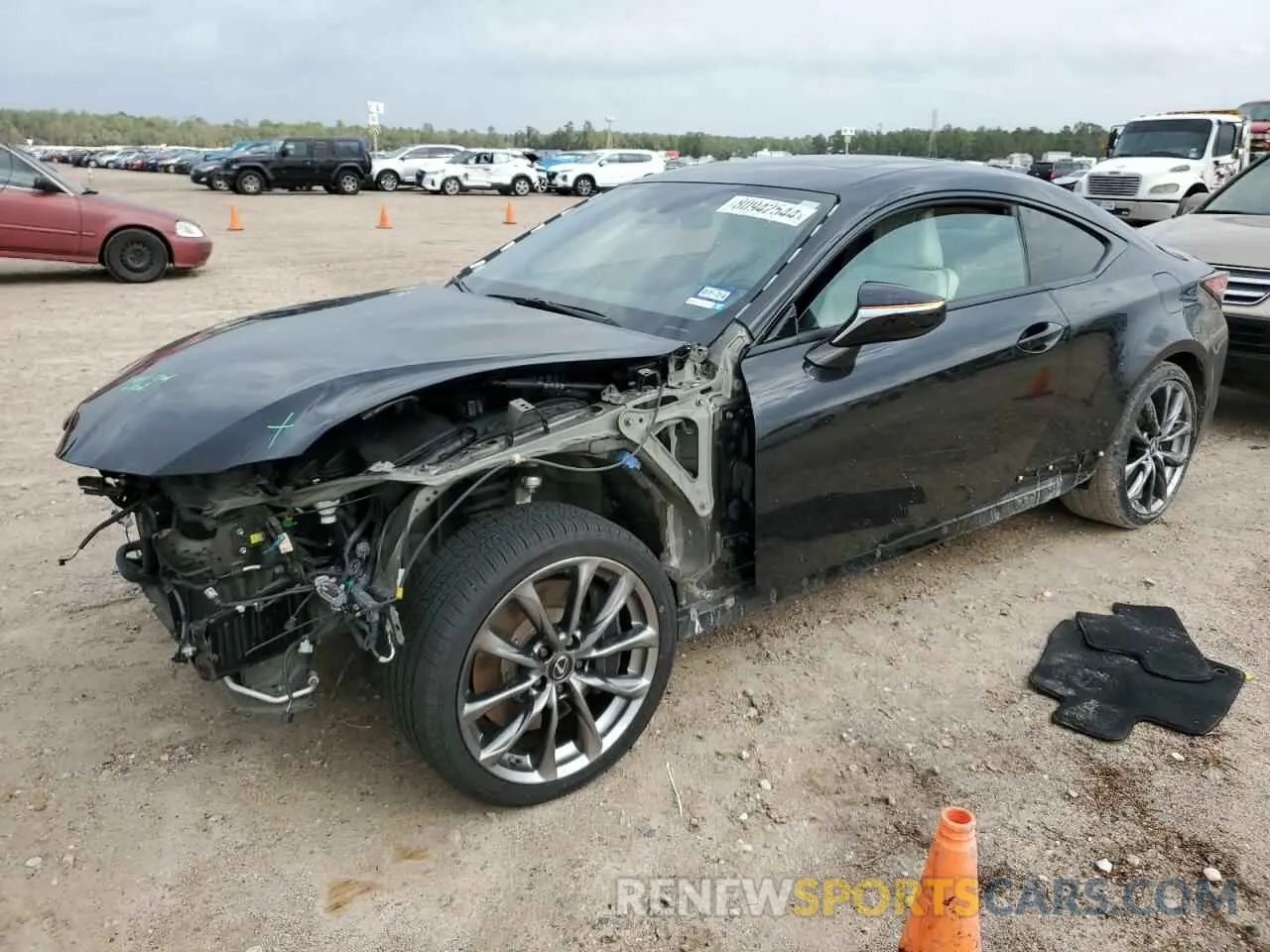 1 Фотография поврежденного автомобиля JTHGA5BC4N5012158 LEXUS RC300 2022