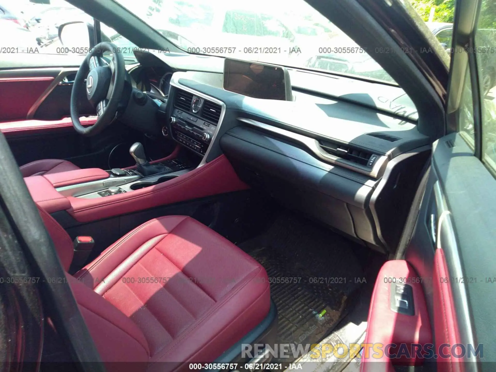 5 Photograph of a damaged car 2T2BGMCAXKC035682 LEXUS RX 2019