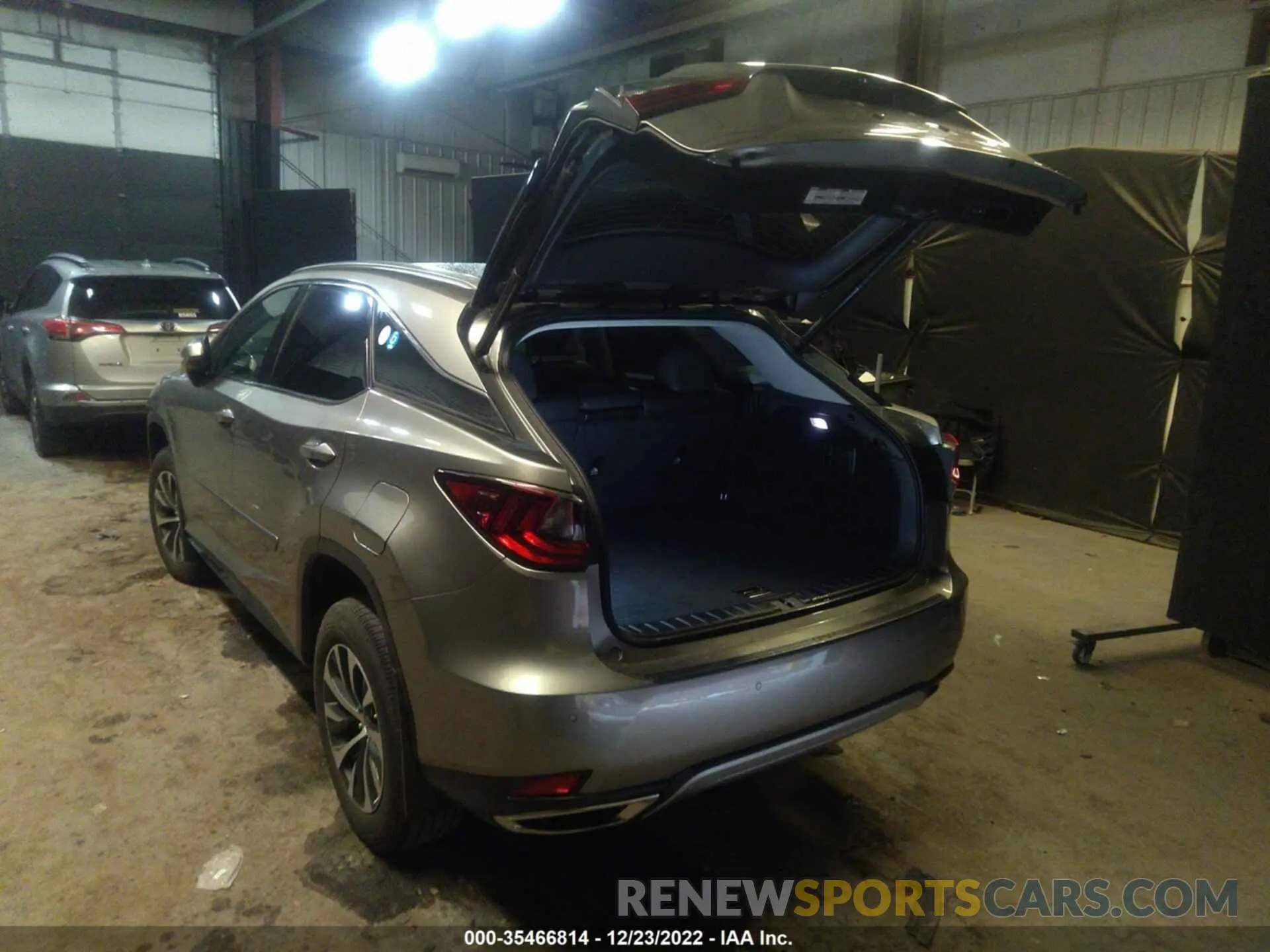3 Photograph of a damaged car 2T2HZMDA7LC212421 LEXUS RX 2020