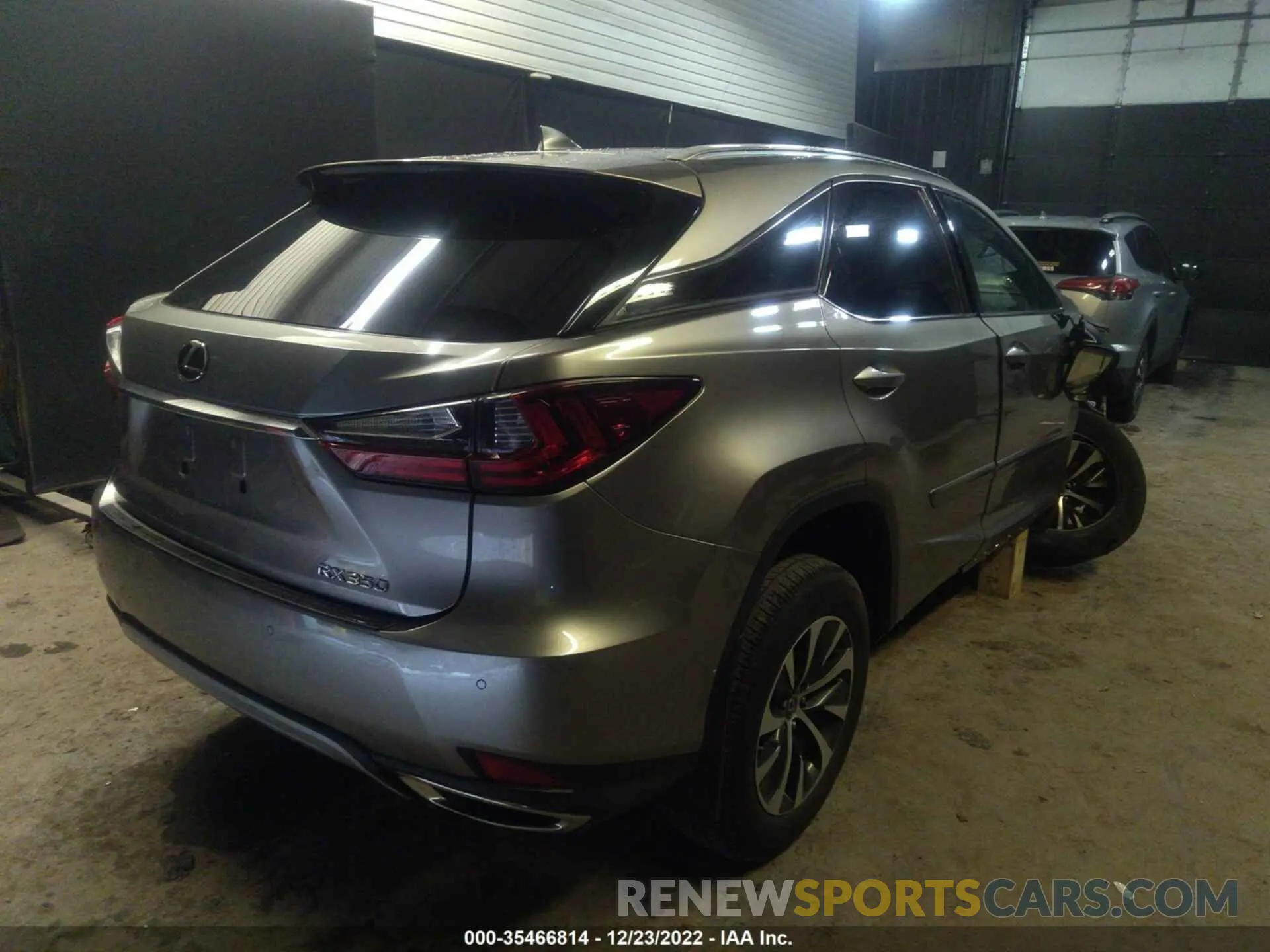 4 Photograph of a damaged car 2T2HZMDA7LC212421 LEXUS RX 2020