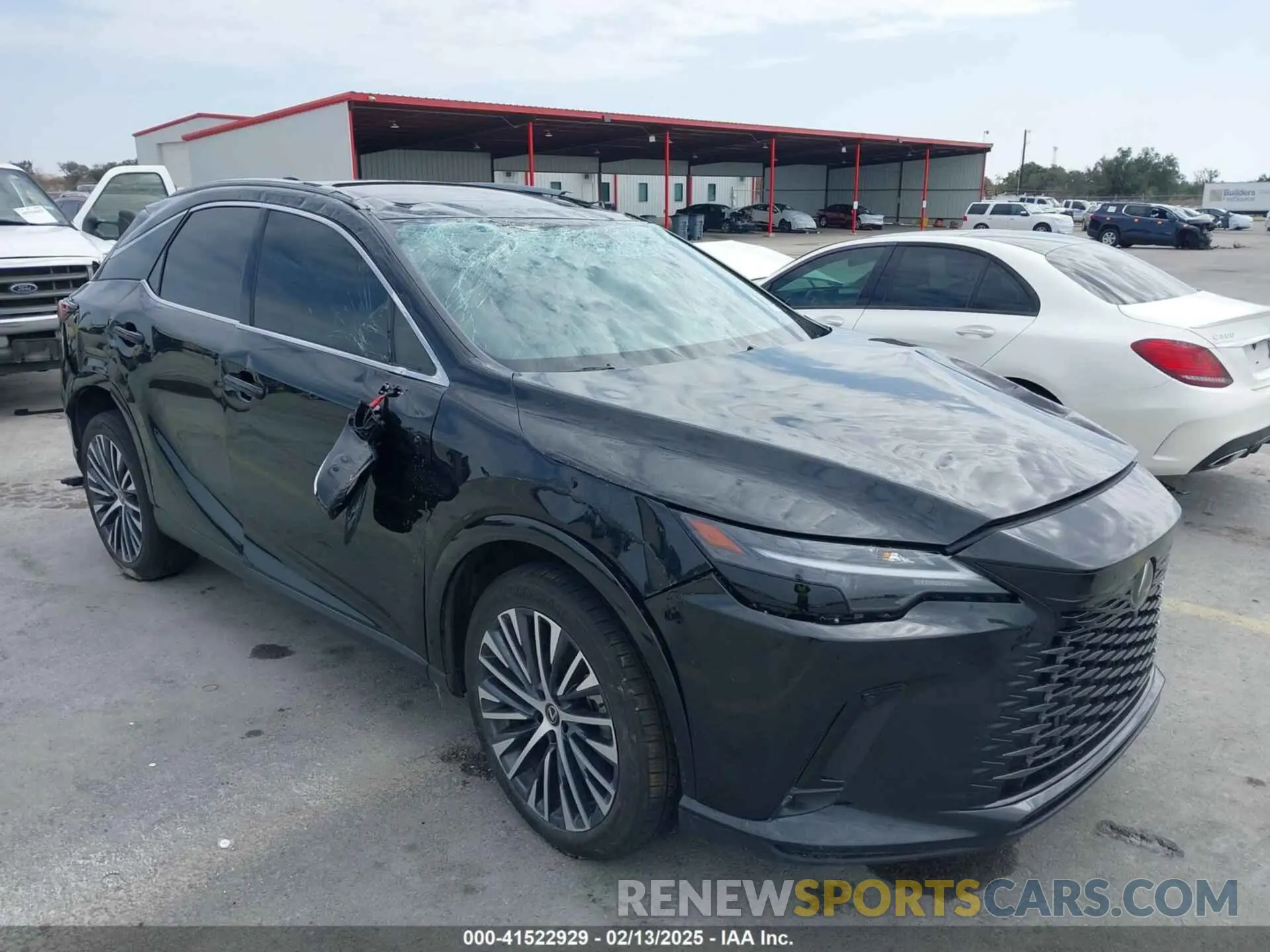 1 Фотография поврежденного автомобиля JTJCHMAA9P2009201 LEXUS RX 2023
