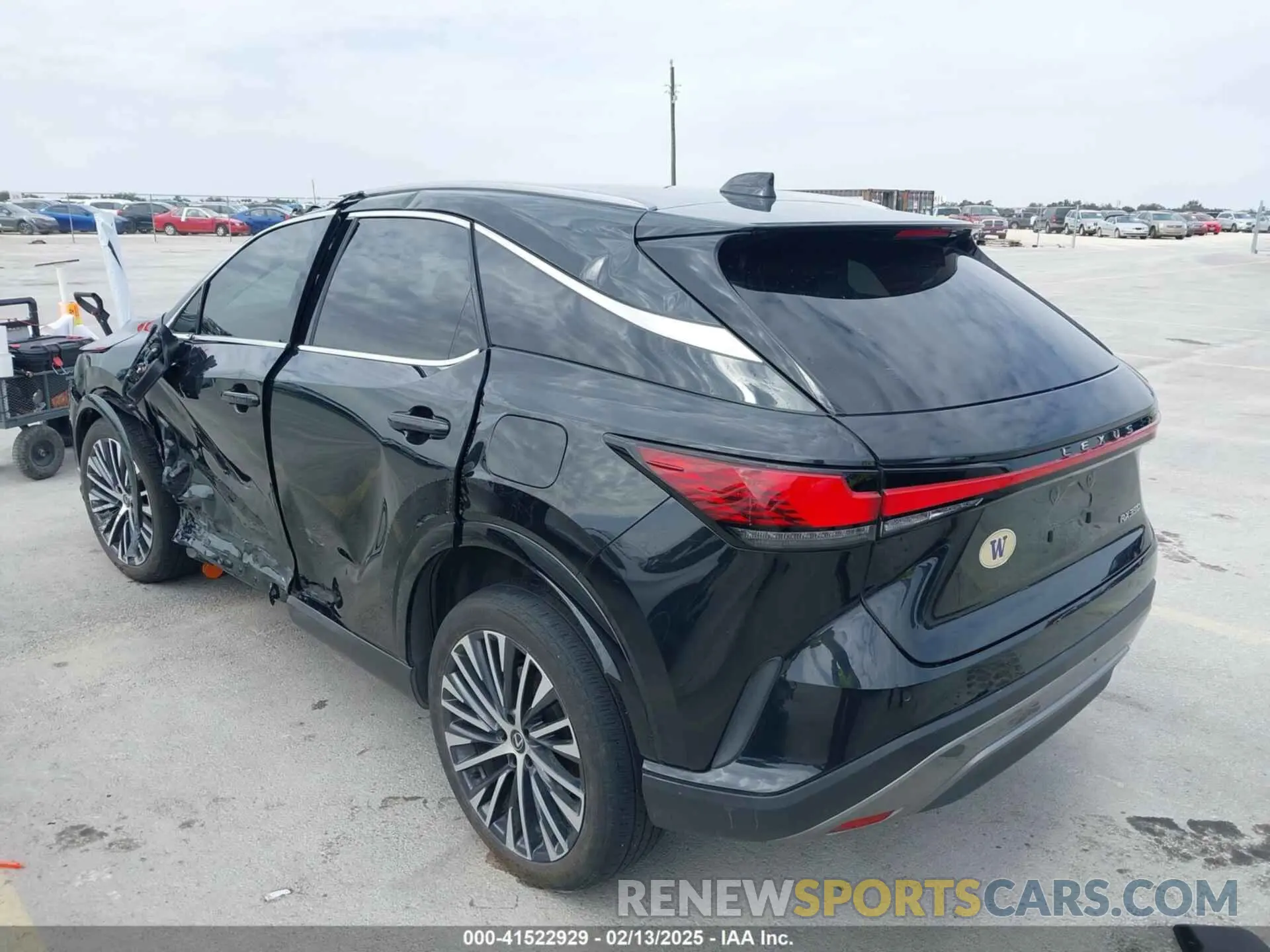 3 Фотография поврежденного автомобиля JTJCHMAA9P2009201 LEXUS RX 2023