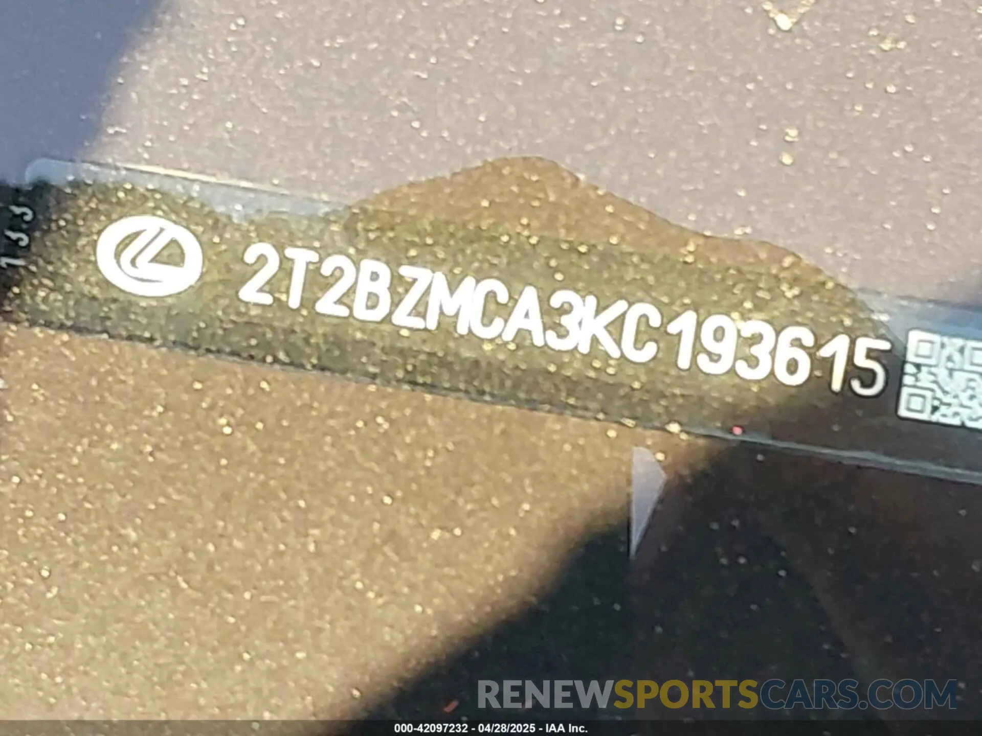 17 Photograph of a damaged car 2T2BZMCA3KC193615 LEXUS RX 350 2019